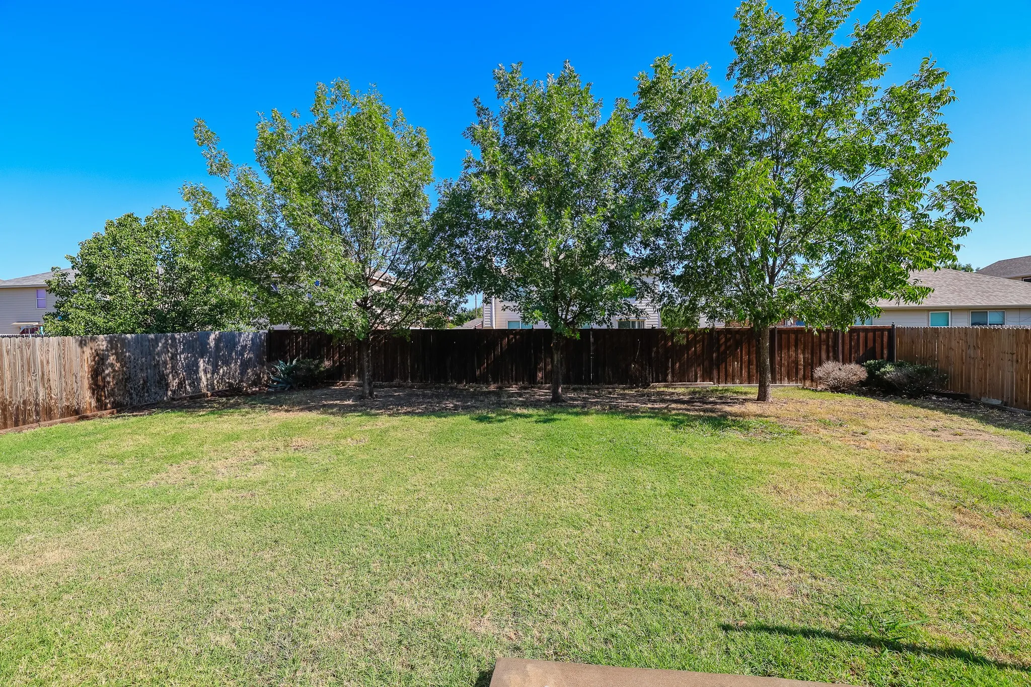 Single Family Residence For Rent in Denton County , 1645 Dream Catcher Way, Krum, Texas 76249, 3 Bedrooms, 2 Bathrooms, 2 Garage spaces, 2,024 Sqft, built in 2009, Price $2,100, mls#21320967, Real Estate Agent in Krum, Homes For Rent in Denton county, Homes For Rent in Krum, Realtor in Krum Texas, Real Estate Brokerage Independent Realty Texas, Luminita Cordes Realtor