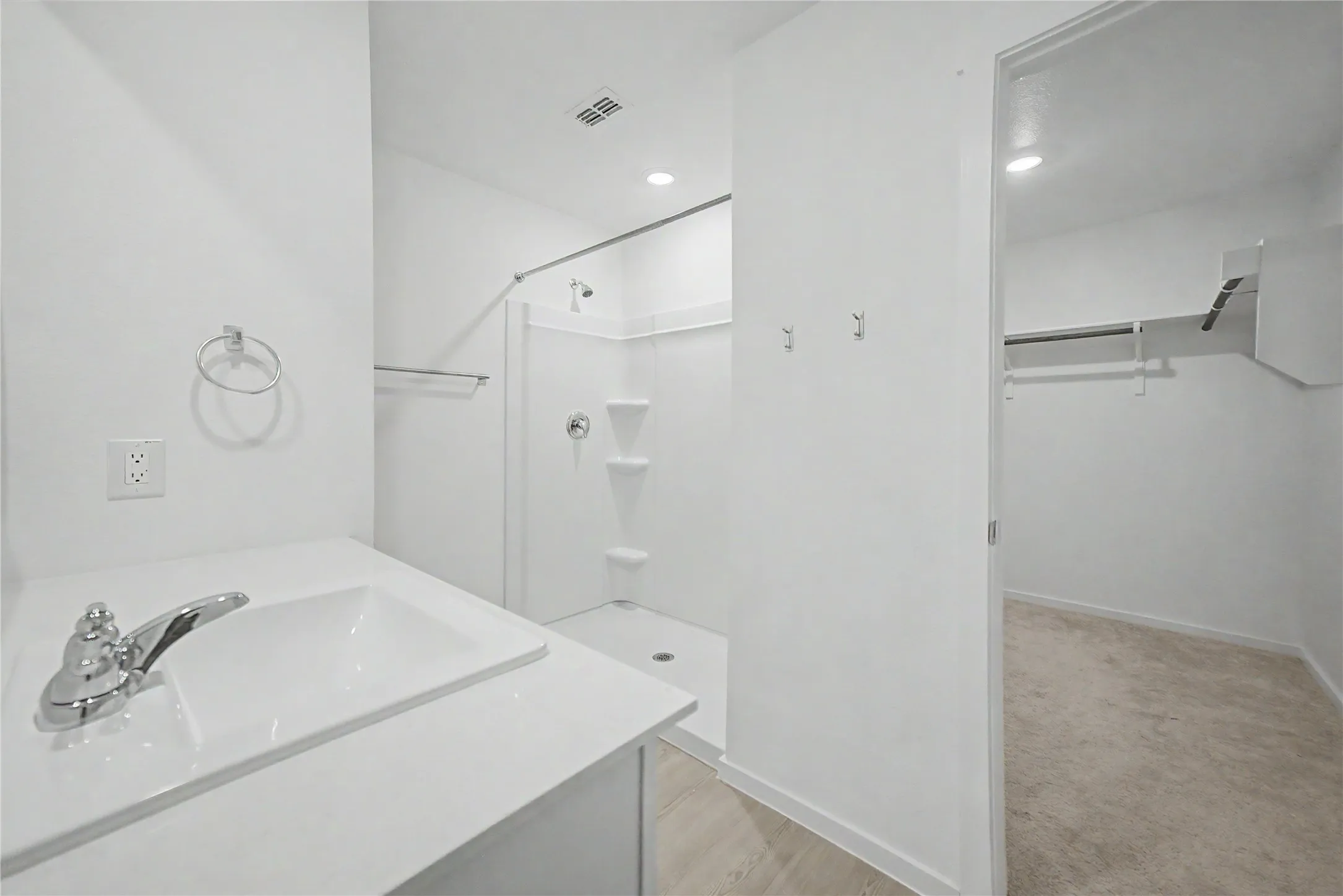 Single Family Residence For Rent in Denton County , 237 Ashbrook Street, Little Elm, Texas 75068, 3 Bedroom, 2 Bathroom, 2 Garage spaces, 1,504 Sqft, built in 2024, mls#21320998, Real Estate Agent in Little Elm, Homes For Rent in Denton county, Homes For Rent in Little Elm, Realtor in Little Elm Texas, Real Estate Brokerage Independent Realty Texas, Luminita Cordes Realtor