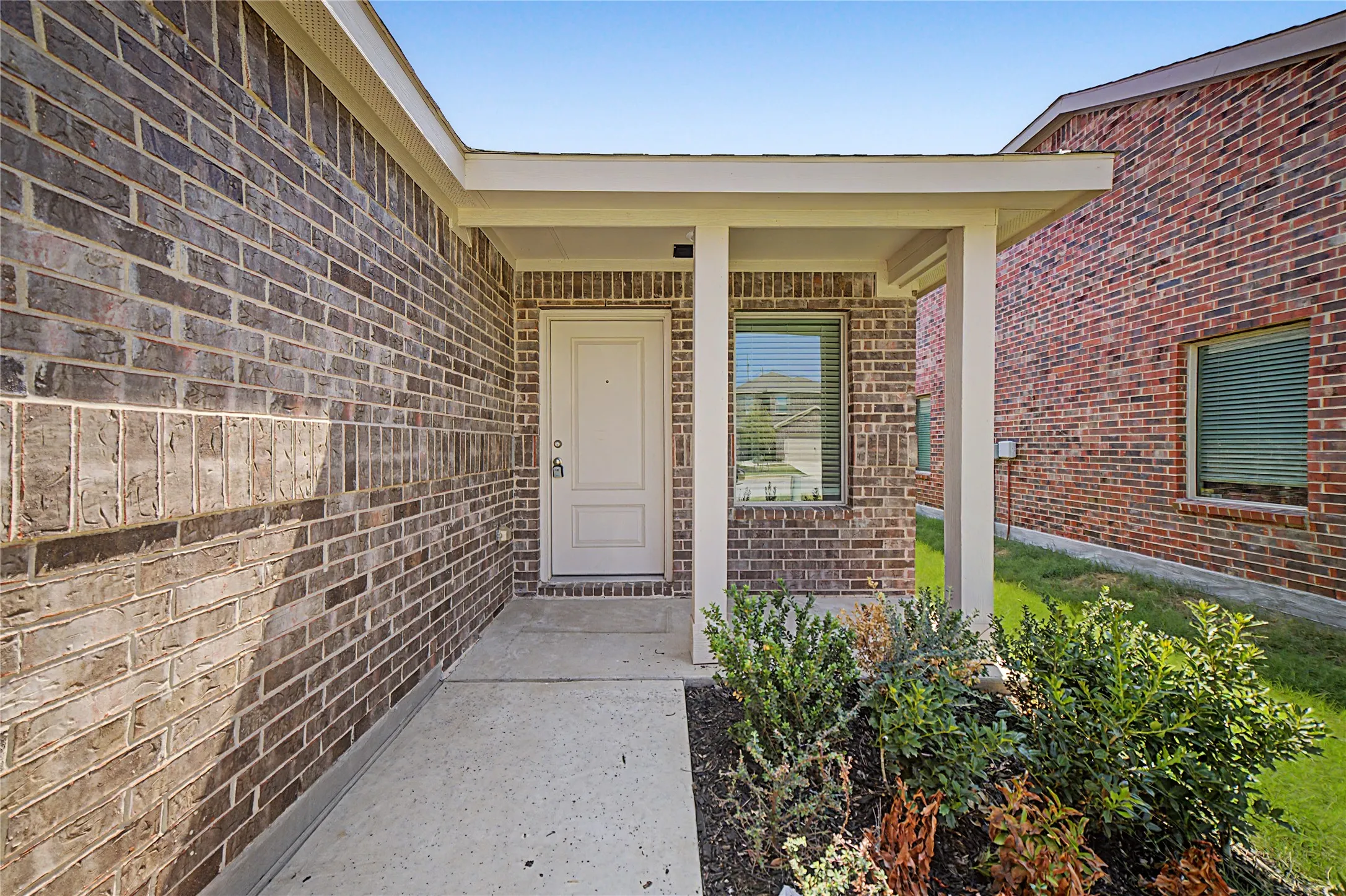 Single Family Residence For Rent in Denton County , 237 Ashbrook Street, Little Elm, Texas 75068, 3 Bedroom, 2 Bathroom, 2 Garage spaces, 1,504 Sqft, built in 2024, mls#21320998, Real Estate Agent in Little Elm, Homes For Rent in Denton county, Homes For Rent in Little Elm, Realtor in Little Elm Texas, Real Estate Brokerage Independent Realty Texas, Luminita Cordes Realtor