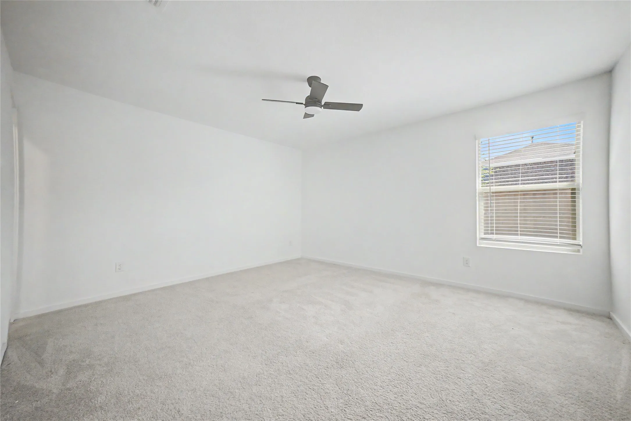 Single Family Residence For Rent in Denton County , 237 Ashbrook Street, Little Elm, Texas 75068, 3 Bedroom, 2 Bathroom, 2 Garage spaces, 1,504 Sqft, built in 2024, mls#21320998, Real Estate Agent in Little Elm, Homes For Rent in Denton county, Homes For Rent in Little Elm, Realtor in Little Elm Texas, Real Estate Brokerage Independent Realty Texas, Luminita Cordes Realtor