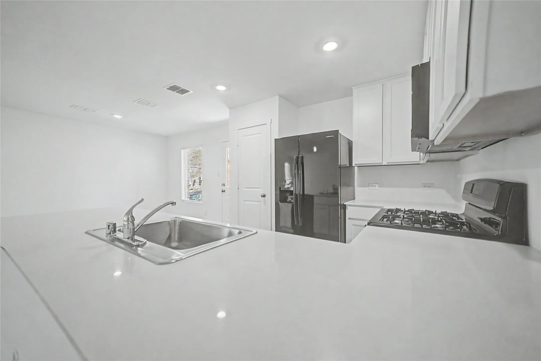 Single Family Residence For Rent in Denton County , 237 Ashbrook Street, Little Elm, Texas 75068, 3 Bedroom, 2 Bathroom, 2 Garage spaces, 1,504 Sqft, built in 2024, mls#21320998, Real Estate Agent in Little Elm, Homes For Rent in Denton county, Homes For Rent in Little Elm, Realtor in Little Elm Texas, Real Estate Brokerage Independent Realty Texas, Luminita Cordes Realtor