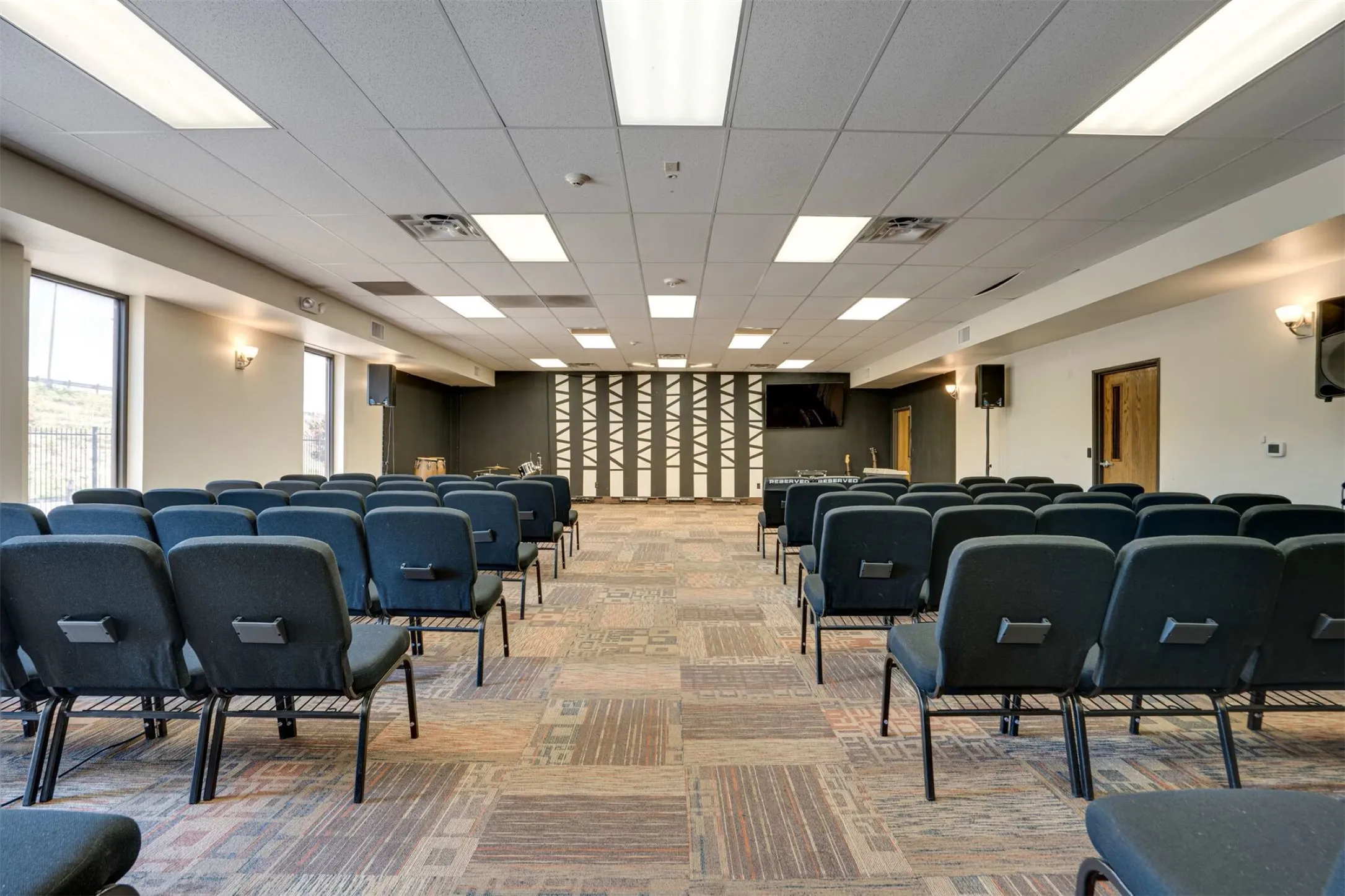 Office For Sale in Dallas County , 8855 N Stemmons Freeway, Dallas, Texas 75247, 0, 0, Garage spaces, 0 Sqft, built in 1970, Price $2,300,000, mls#21320790, Real Estate Agent in Dallas, Homes For Sale in Dallas county, Homes For Sale in Dallas, Realtor in Dallas Texas, Real Estate Brokerage Independent Realty Texas, Luminita Cordes Realtor