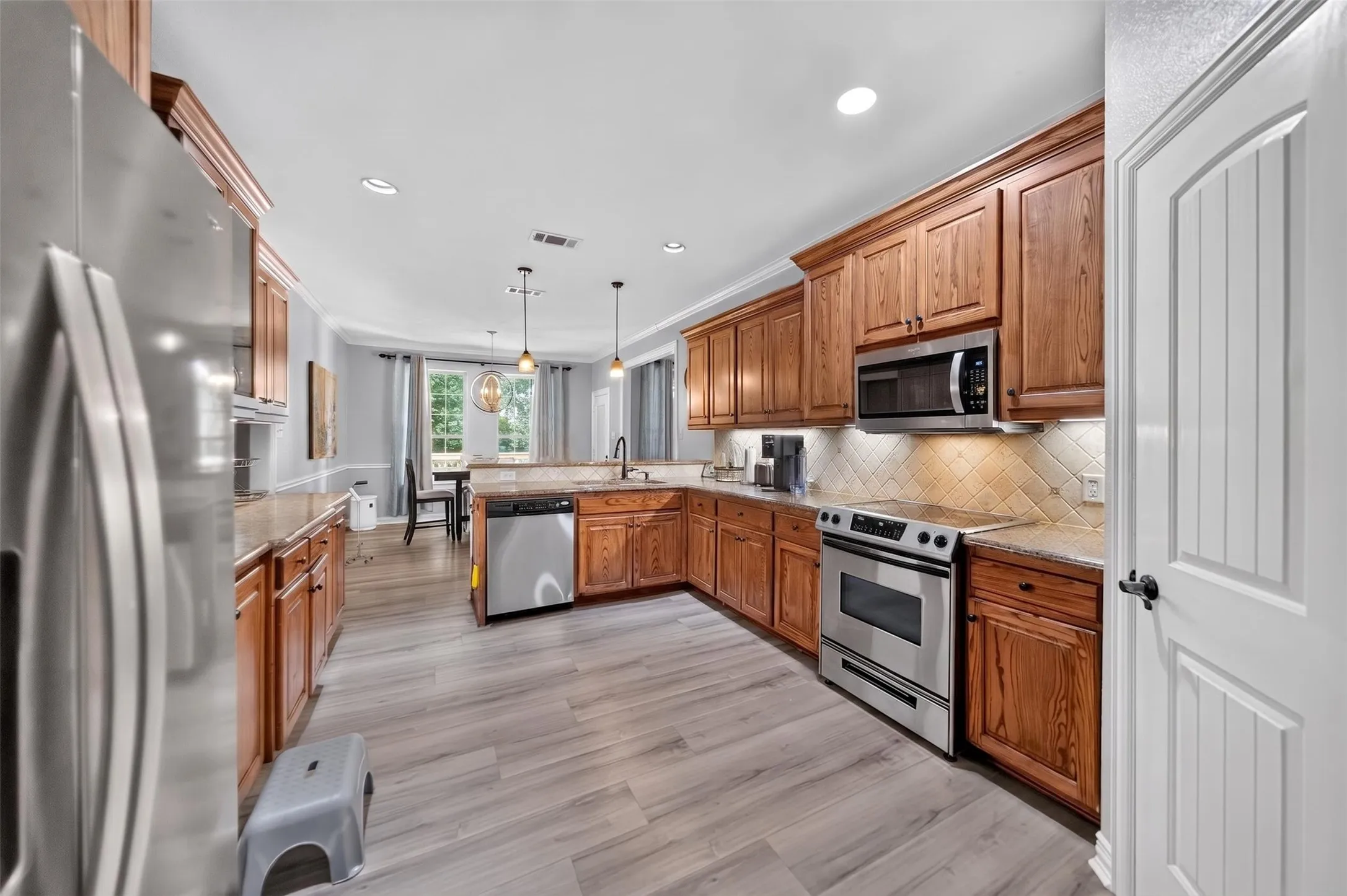 Single Family Residence For Sale in Smith County , 14317 Cedarwood Circle, Tyler, Texas 75703, 4 Bedroom, 3 Bathroom, 2 Garage spaces, 2,590 Sqft, built in 2009, mls#21320970, Real Estate Agent in Tyler, Homes For Sale in Smith county, Homes For Sale in Tyler, Realtor in Tyler Texas, Real Estate Brokerage Independent Realty Texas, Luminita Cordes Realtor