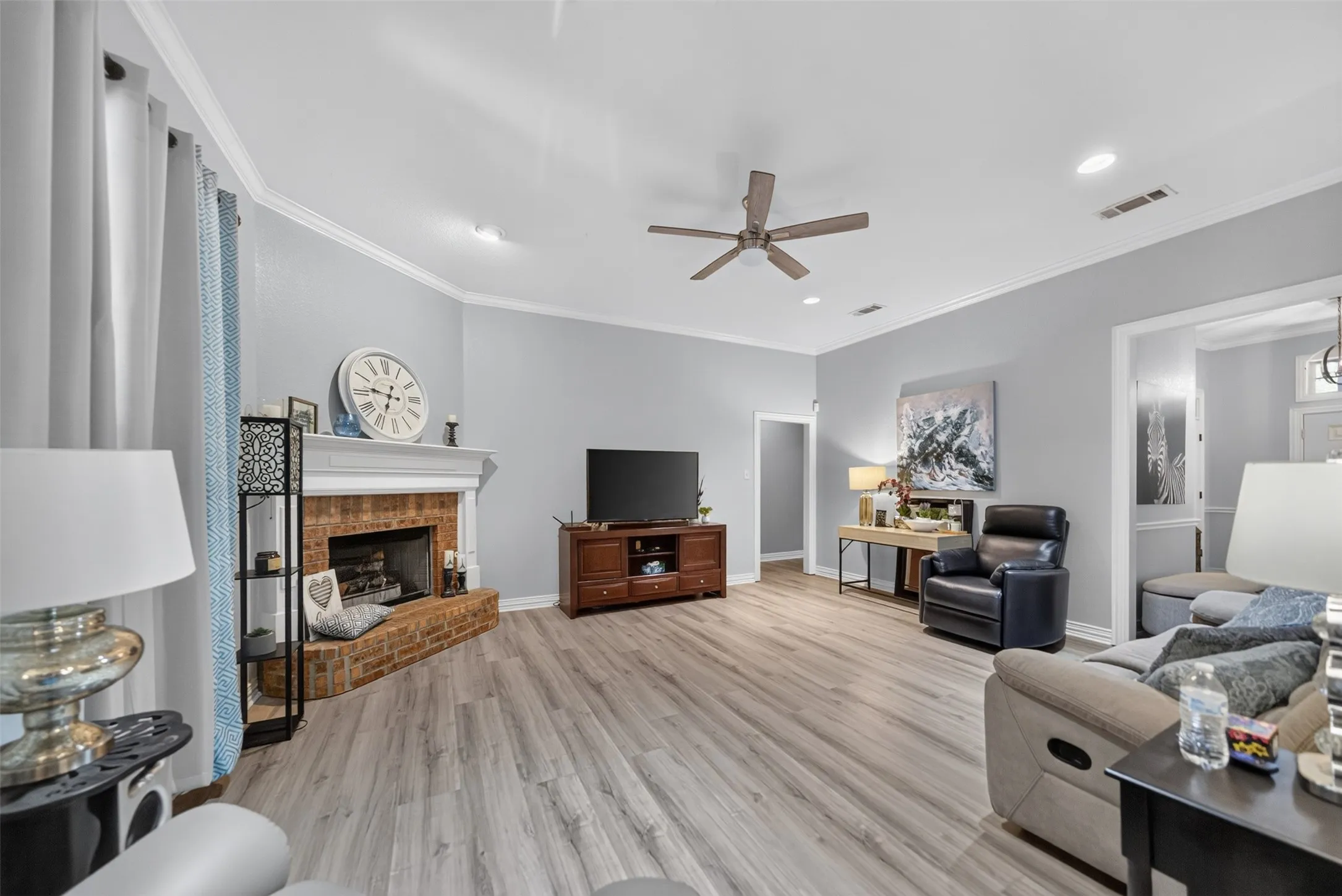 Single Family Residence For Sale in Smith County , 14317 Cedarwood Circle, Tyler, Texas 75703, 4 Bedroom, 3 Bathroom, 2 Garage spaces, 2,590 Sqft, built in 2009, mls#21320970, Real Estate Agent in Tyler, Homes For Sale in Smith county, Homes For Sale in Tyler, Realtor in Tyler Texas, Real Estate Brokerage Independent Realty Texas, Luminita Cordes Realtor