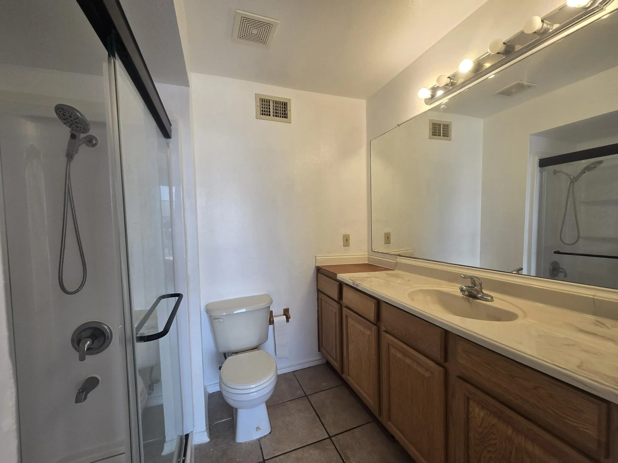 Condominium For Sale in Dallas County , 7175 Fair Oaks Avenue 53, Dallas, Texas 75231, 2 Bedroom, 3 Bathroom, Garage spaces, 1,347 Sqft, built in 1974, mls#21314852, Real Estate Agent in Dallas, Homes For Sale in Dallas county, Homes For Sale in Dallas, Realtor in Dallas Texas, Real Estate Brokerage Independent Realty Texas, Luminita Cordes Realtor