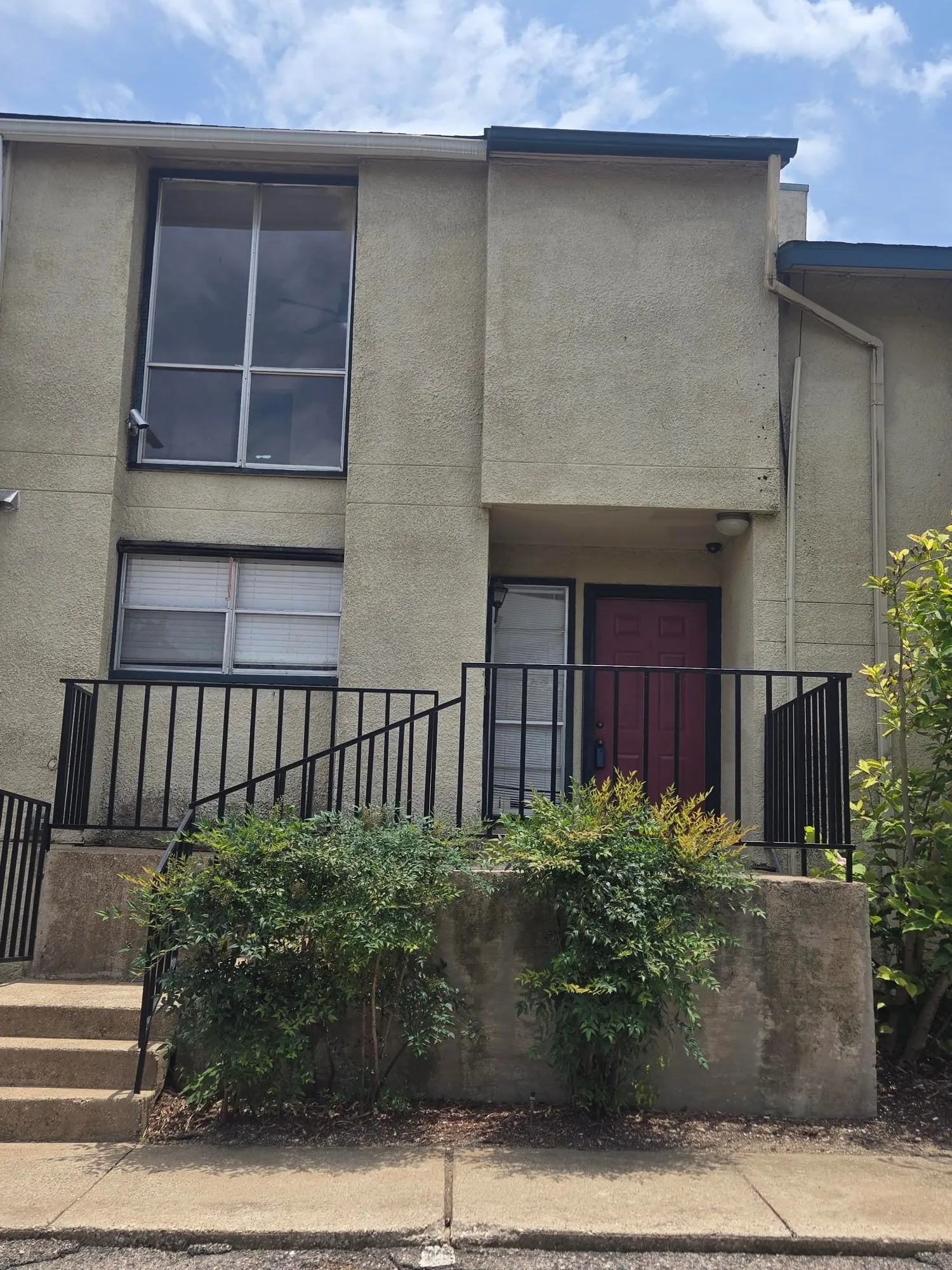 Condominium For Sale in Dallas County , 7175 Fair Oaks Avenue 53, Dallas, Texas 75231, 2 Bedroom, 3 Bathroom, Garage spaces, 1,347 Sqft, built in 1974, mls#21314852, Real Estate Agent in Dallas, Homes For Sale in Dallas county, Homes For Sale in Dallas, Realtor in Dallas Texas, Real Estate Brokerage Independent Realty Texas, Luminita Cordes Realtor