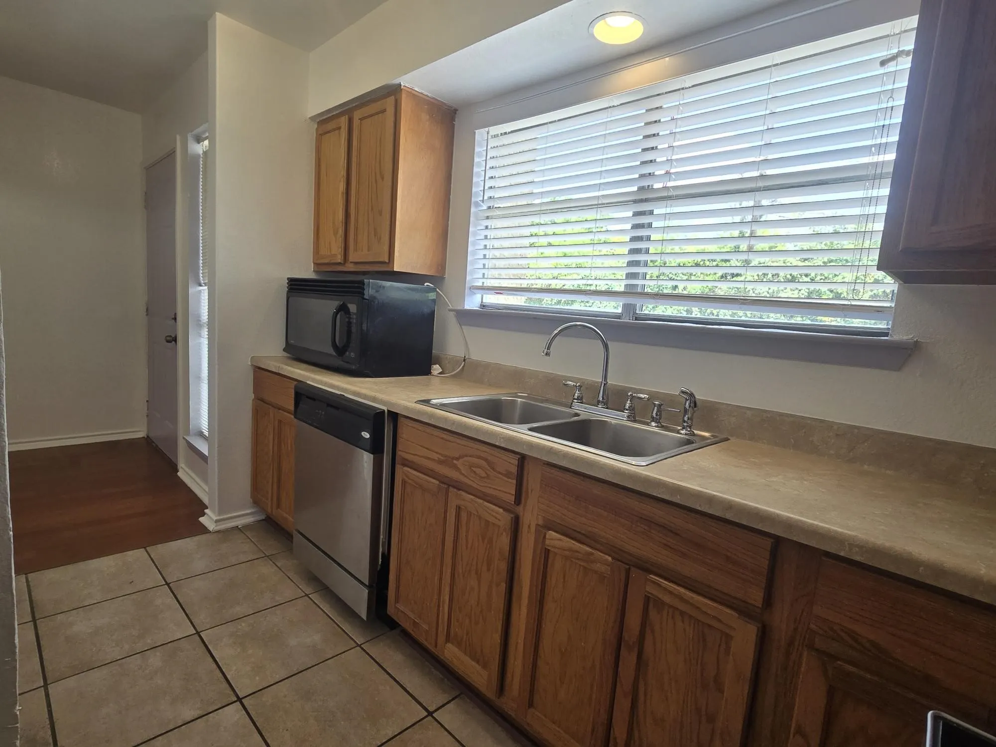 Condominium For Sale in Dallas County , 7175 Fair Oaks Avenue 53, Dallas, Texas 75231, 2 Bedroom, 3 Bathroom, Garage spaces, 1,347 Sqft, built in 1974, mls#21314852, Real Estate Agent in Dallas, Homes For Sale in Dallas county, Homes For Sale in Dallas, Realtor in Dallas Texas, Real Estate Brokerage Independent Realty Texas, Luminita Cordes Realtor