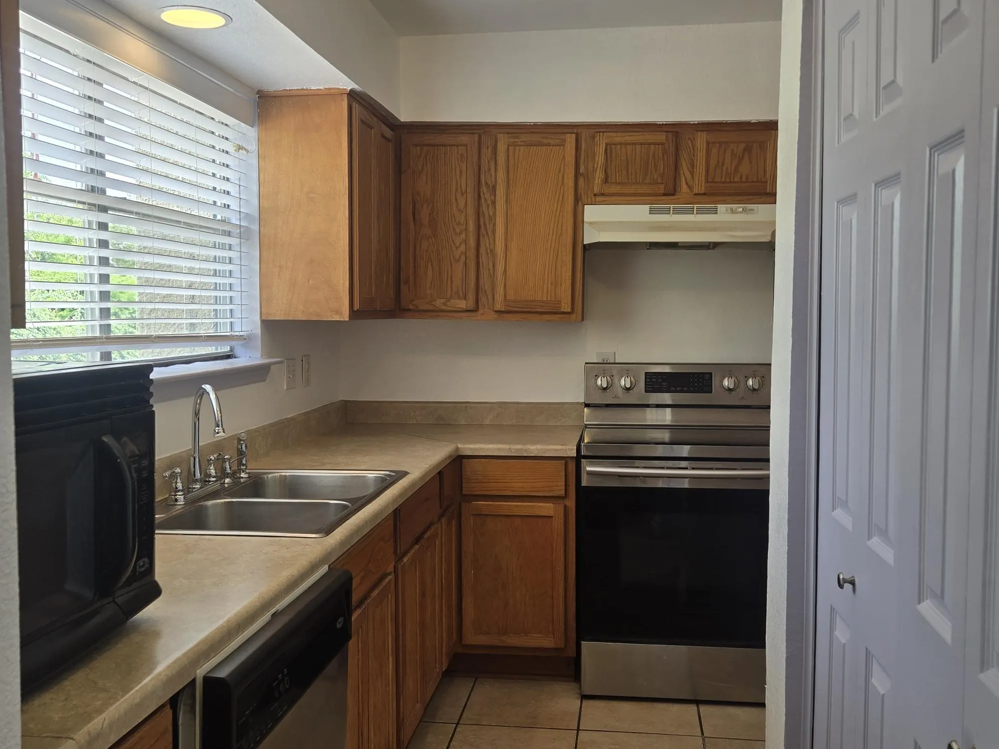 Condominium For Sale in Dallas County , 7175 Fair Oaks Avenue 53, Dallas, Texas 75231, 2 Bedroom, 3 Bathroom, Garage spaces, 1,347 Sqft, built in 1974, mls#21314852, Real Estate Agent in Dallas, Homes For Sale in Dallas county, Homes For Sale in Dallas, Realtor in Dallas Texas, Real Estate Brokerage Independent Realty Texas, Luminita Cordes Realtor