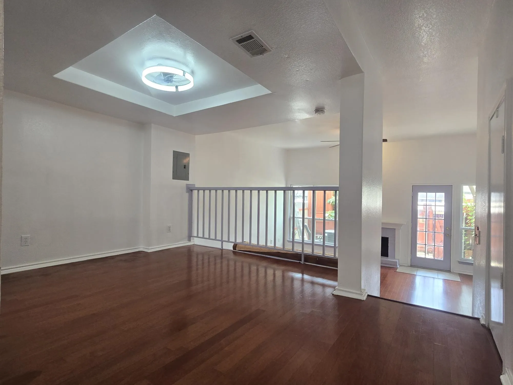 Condominium For Sale in Dallas County , 7175 Fair Oaks Avenue 53, Dallas, Texas 75231, 2 Bedroom, 3 Bathroom, Garage spaces, 1,347 Sqft, built in 1974, mls#21314852, Real Estate Agent in Dallas, Homes For Sale in Dallas county, Homes For Sale in Dallas, Realtor in Dallas Texas, Real Estate Brokerage Independent Realty Texas, Luminita Cordes Realtor