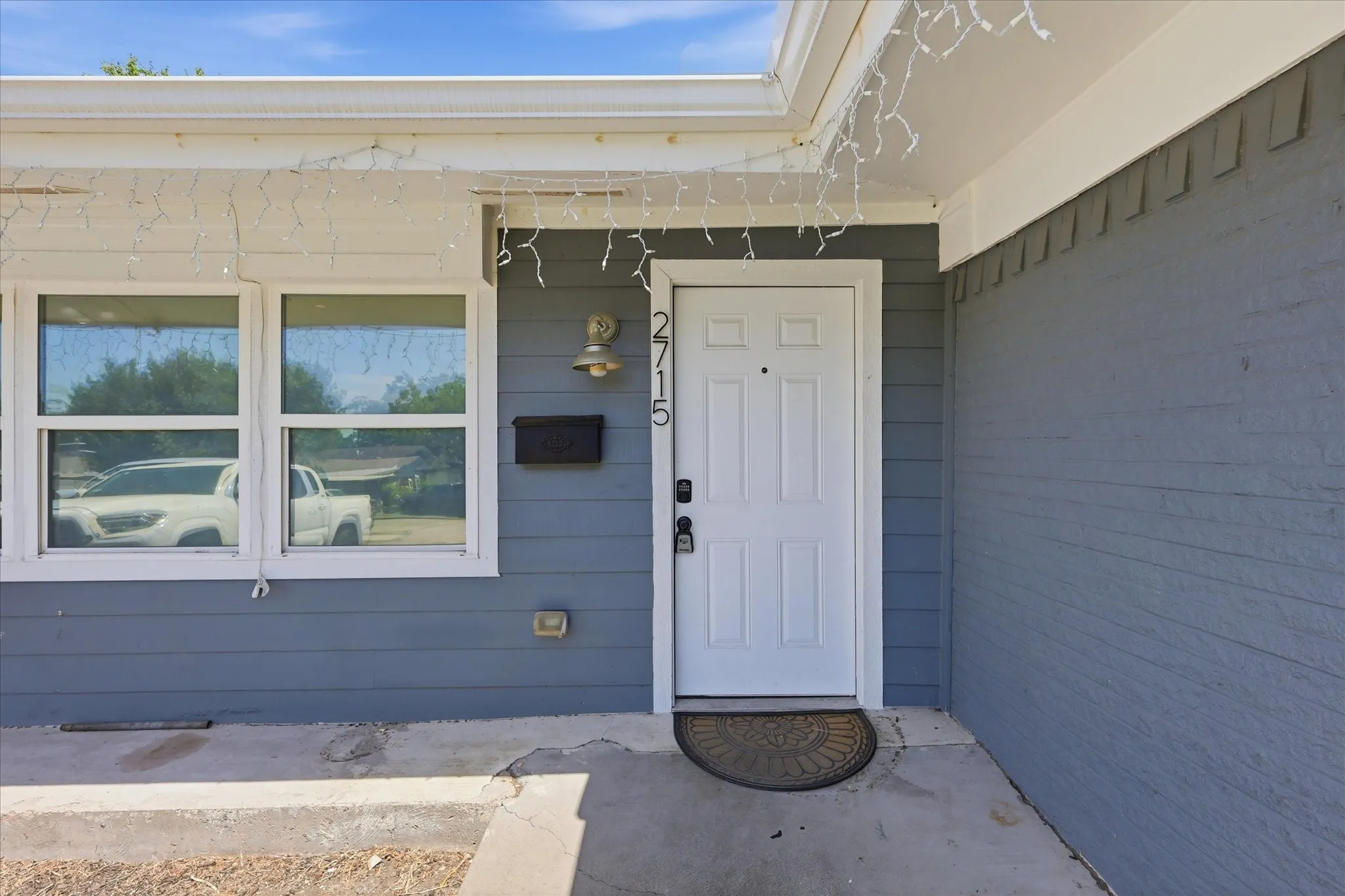 Single Family Residence For Sale in Dallas County , 2715 Cary Drive, Mesquite, Texas 75150, 4 Bedroom, 3 Bathroom, Garage spaces, 1,442 Sqft, built in 1959, mls#21320366, Real Estate Agent in Mesquite, Homes For Sale in Dallas county, Homes For Sale in Mesquite, Realtor in Mesquite Texas, Real Estate Brokerage Independent Realty Texas, Luminita Cordes Realtor
