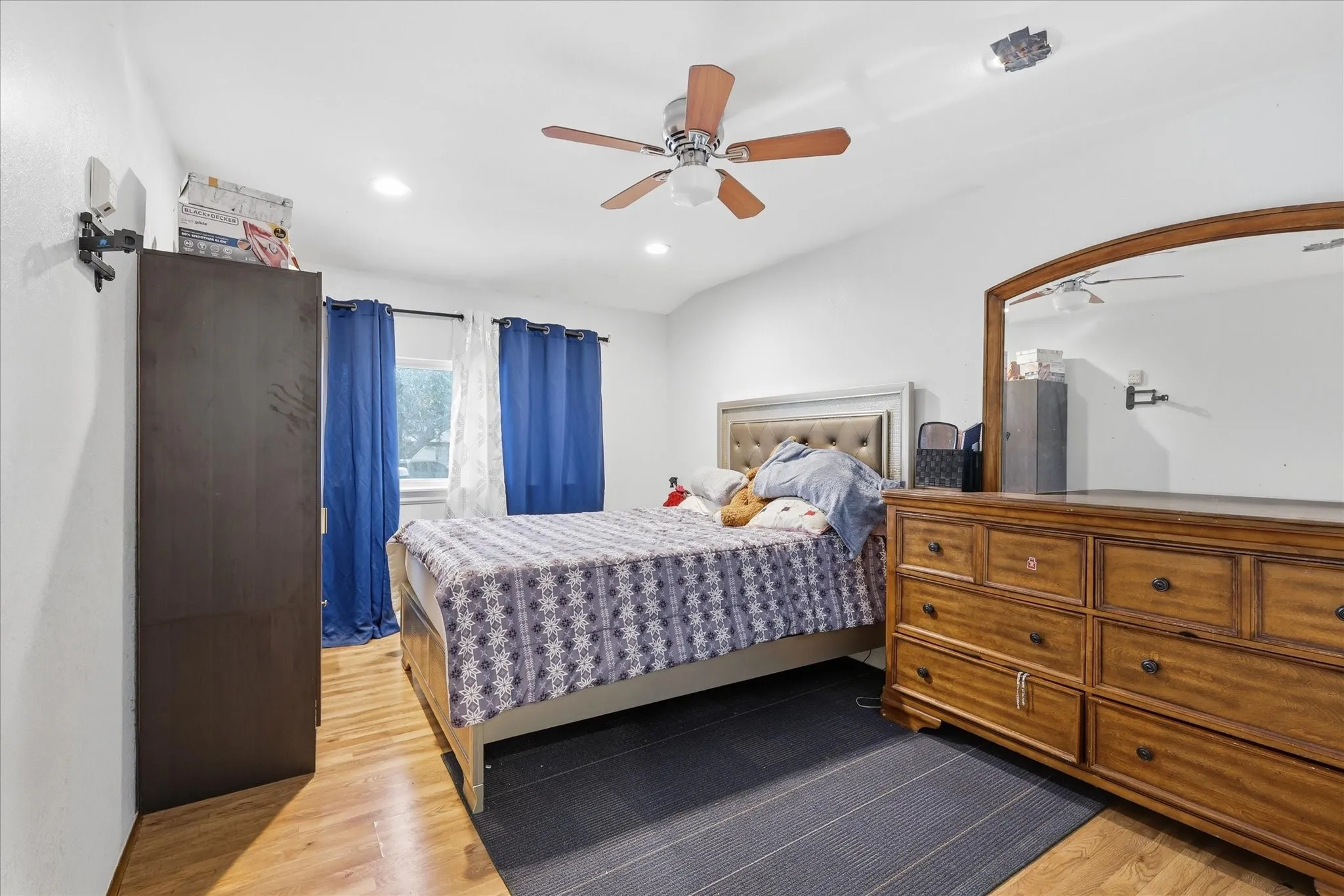 Single Family Residence For Sale in Dallas County , 2715 Cary Drive, Mesquite, Texas 75150, 4 Bedroom, 3 Bathroom, Garage spaces, 1,442 Sqft, built in 1959, mls#21320366, Real Estate Agent in Mesquite, Homes For Sale in Dallas county, Homes For Sale in Mesquite, Realtor in Mesquite Texas, Real Estate Brokerage Independent Realty Texas, Luminita Cordes Realtor