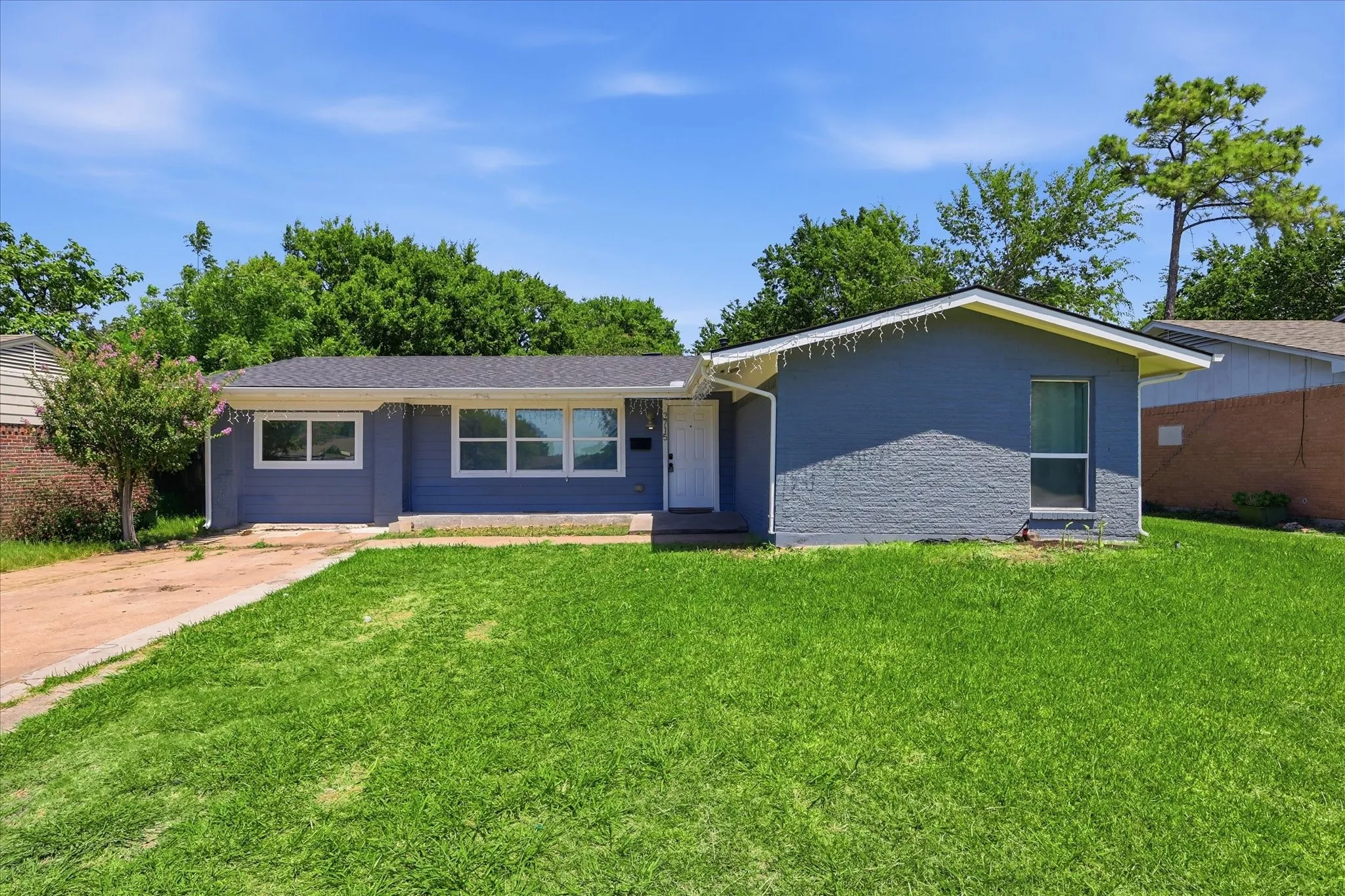 Single Family Residence For Sale in Dallas County , 2715 Cary Drive, Mesquite, Texas 75150, 4 Bedroom, 3 Bathroom, Garage spaces, 1,442 Sqft, built in 1959, mls#21320366, Real Estate Agent in Mesquite, Homes For Sale in Dallas county, Homes For Sale in Mesquite, Realtor in Mesquite Texas, Real Estate Brokerage Independent Realty Texas, Luminita Cordes Realtor