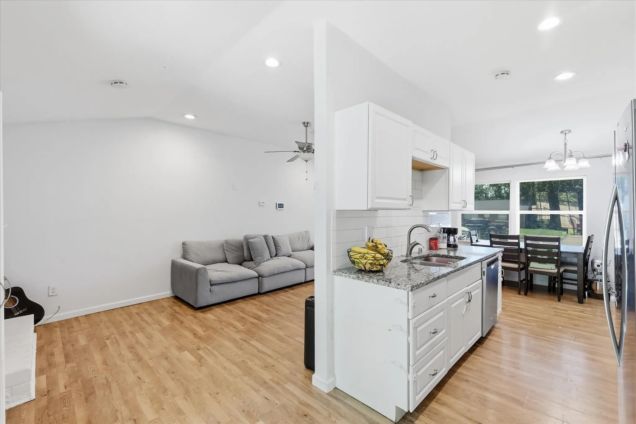 Single Family Residence For Sale in Dallas County , 2715 Cary Drive, Mesquite, Texas 75150, 4 Bedroom, 3 Bathroom, Garage spaces, 1,442 Sqft, built in 1959, mls#21320366, Real Estate Agent in Mesquite, Homes For Sale in Dallas county, Homes For Sale in Mesquite, Realtor in Mesquite Texas, Real Estate Brokerage Independent Realty Texas, Luminita Cordes Realtor