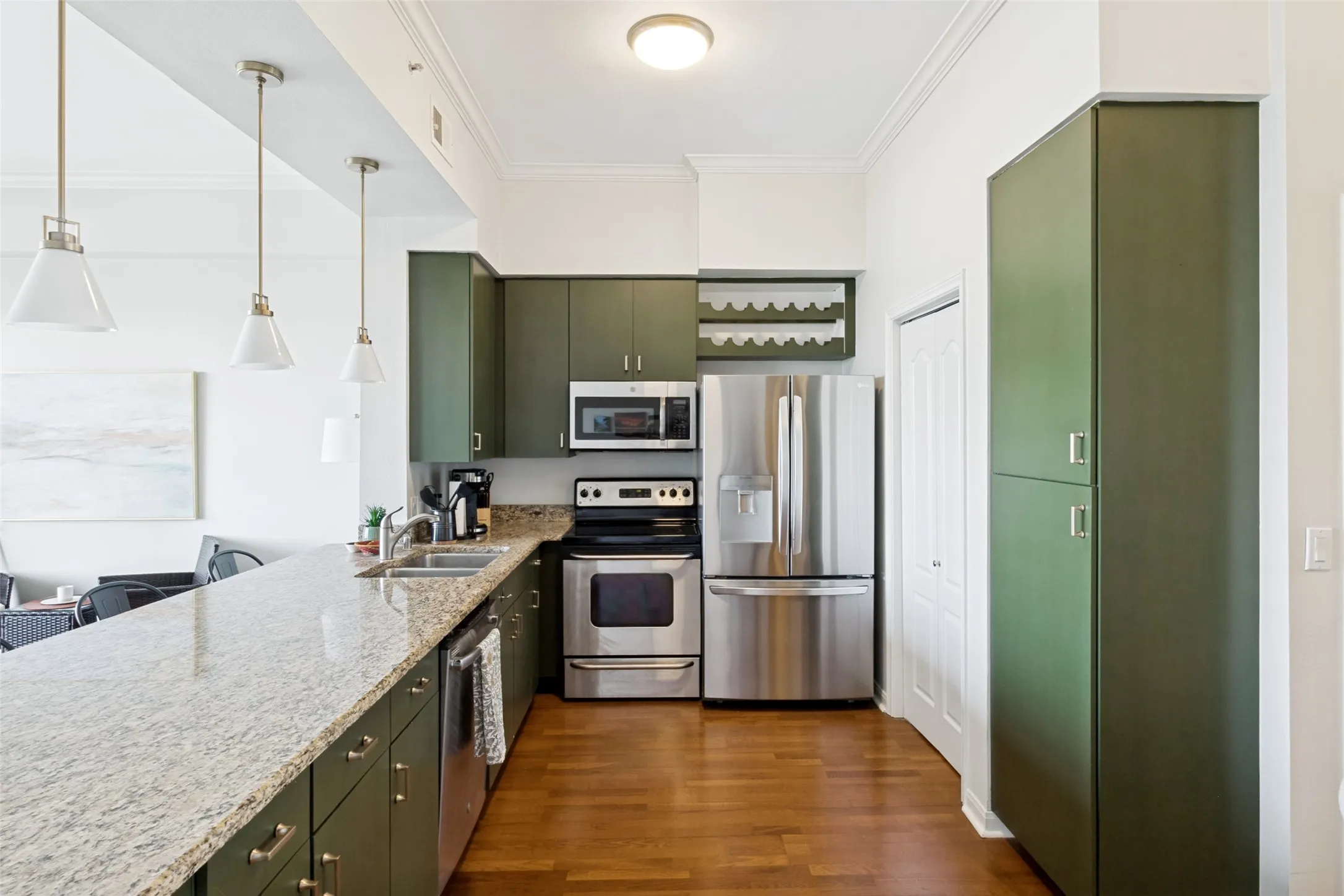 Condominium For Sale in Dallas County , 3225 Turtle Creek Boulevard 1134, Dallas, Texas 75219, 1 Bedroom, 1 Bathroom, 2 Garage spaces, 816 Sqft, built in 1998, mls#21318778, Real Estate Agent in Dallas, Homes For Sale in Dallas county, Homes For Sale in Dallas, Realtor in Dallas Texas, Real Estate Brokerage Independent Realty Texas, Luminita Cordes Realtor