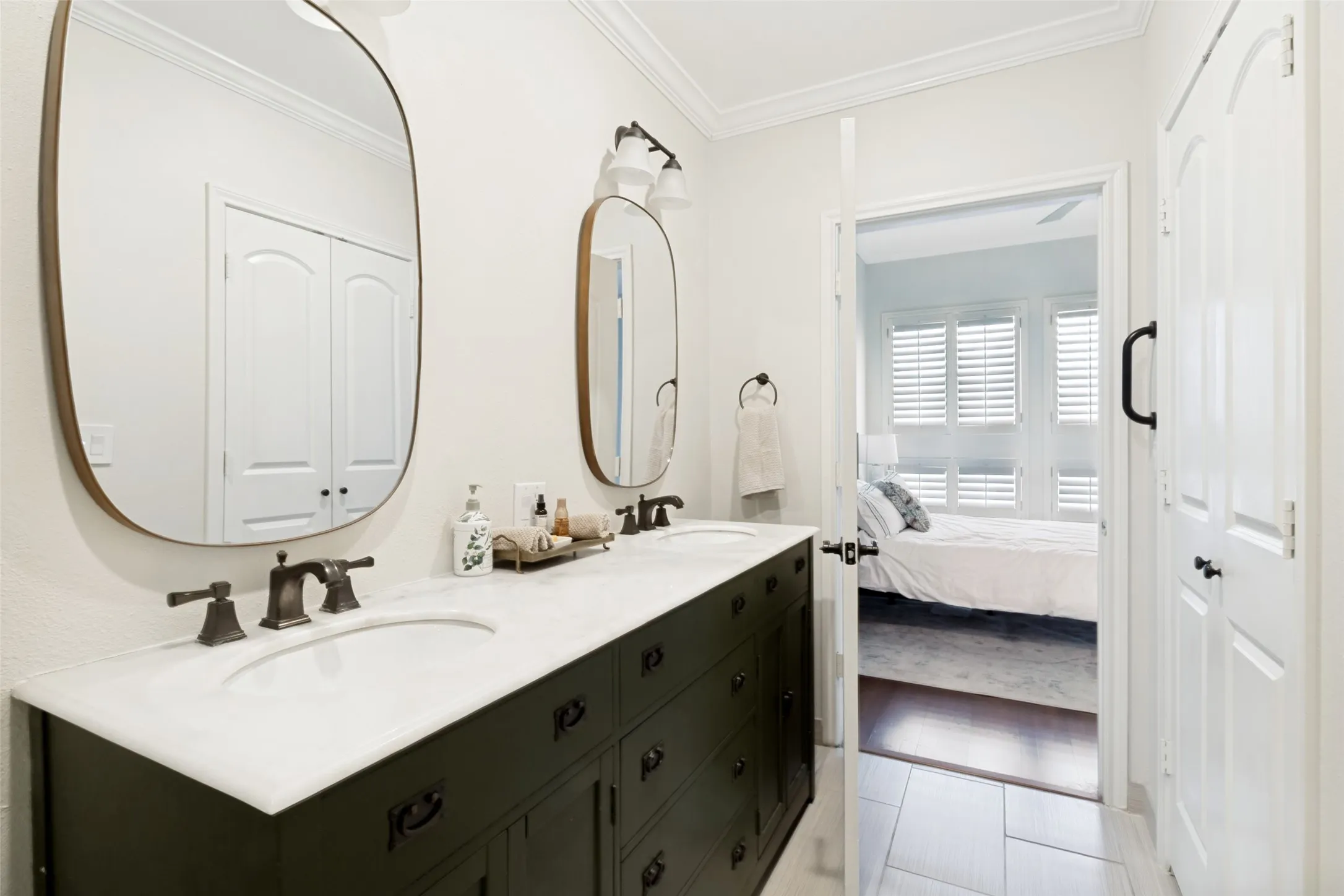 Condominium For Sale in Dallas County , 3225 Turtle Creek Boulevard 1134, Dallas, Texas 75219, 1 Bedroom, 1 Bathroom, 2 Garage spaces, 816 Sqft, built in 1998, mls#21318778, Real Estate Agent in Dallas, Homes For Sale in Dallas county, Homes For Sale in Dallas, Realtor in Dallas Texas, Real Estate Brokerage Independent Realty Texas, Luminita Cordes Realtor