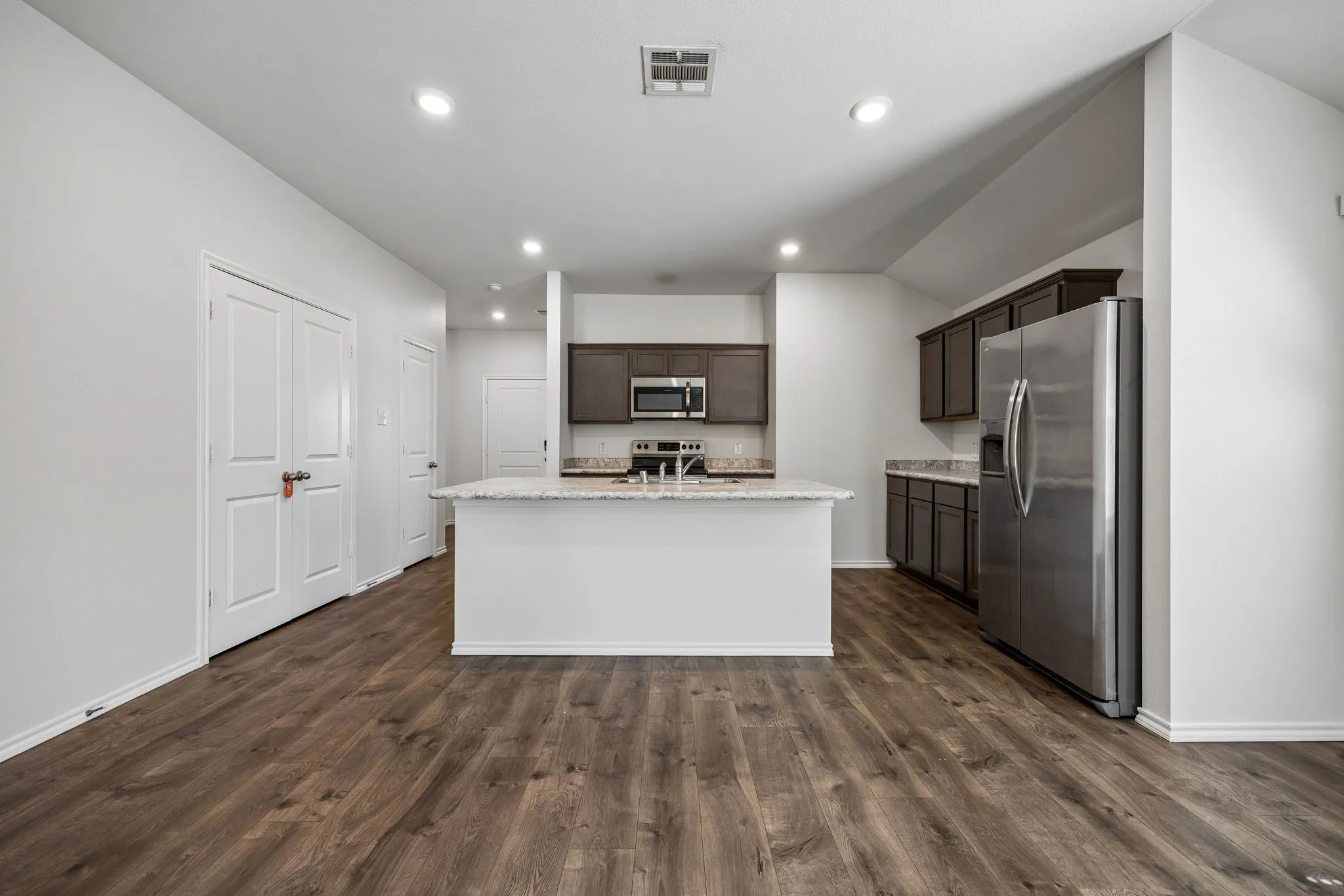 Single Family Residence For Sale in Denton County , 313 Samuel Street, Denton, Texas 76207, 4 Bedroom, 2 Bathroom, 2 Garage spaces, 1,919 Sqft, built in 2019, mls#21315759, Real Estate Agent in Denton, Homes For Sale in Denton county, Homes For Sale in Denton, Realtor in Denton Texas, Real Estate Brokerage Independent Realty Texas, Luminita Cordes Realtor