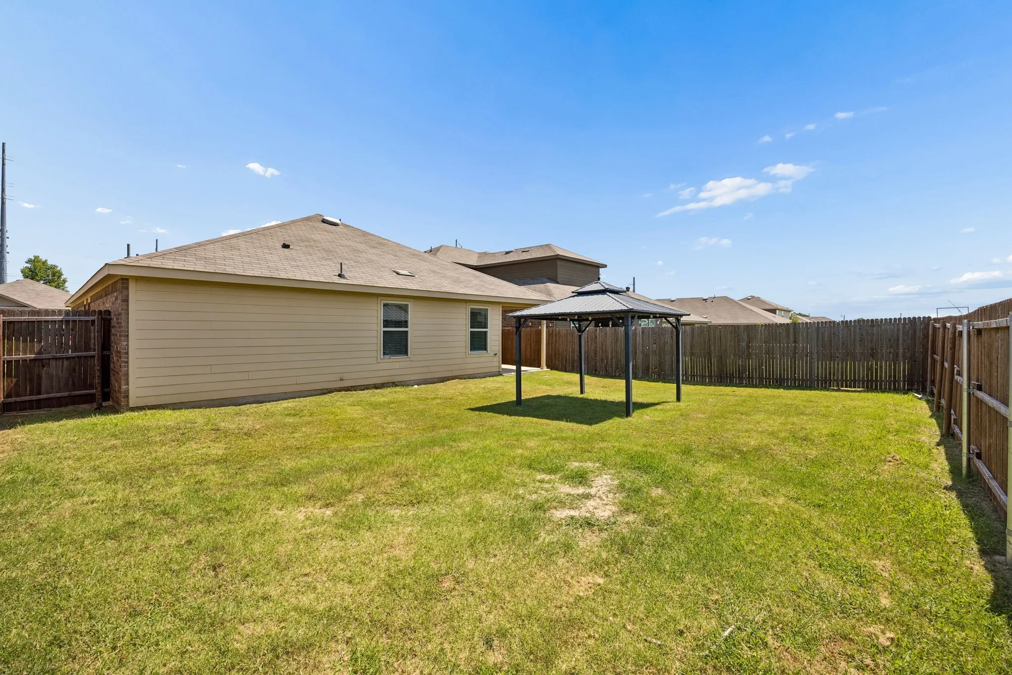 Single Family Residence For Sale in Denton County , 313 Samuel Street, Denton, Texas 76207, 4 Bedroom, 2 Bathroom, 2 Garage spaces, 1,919 Sqft, built in 2019, mls#21315759, Real Estate Agent in Denton, Homes For Sale in Denton county, Homes For Sale in Denton, Realtor in Denton Texas, Real Estate Brokerage Independent Realty Texas, Luminita Cordes Realtor