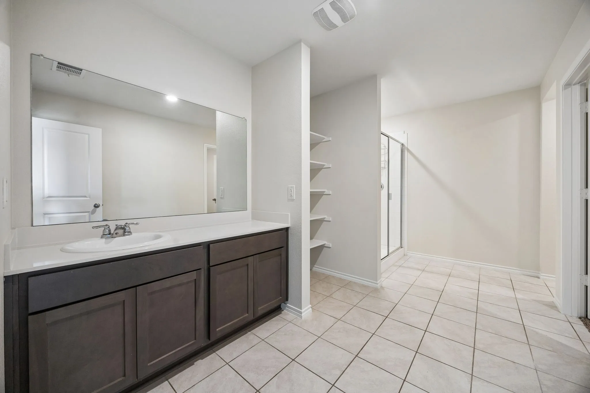 Single Family Residence For Sale in Denton County , 313 Samuel Street, Denton, Texas 76207, 4 Bedroom, 2 Bathroom, 2 Garage spaces, 1,919 Sqft, built in 2019, mls#21315759, Real Estate Agent in Denton, Homes For Sale in Denton county, Homes For Sale in Denton, Realtor in Denton Texas, Real Estate Brokerage Independent Realty Texas, Luminita Cordes Realtor