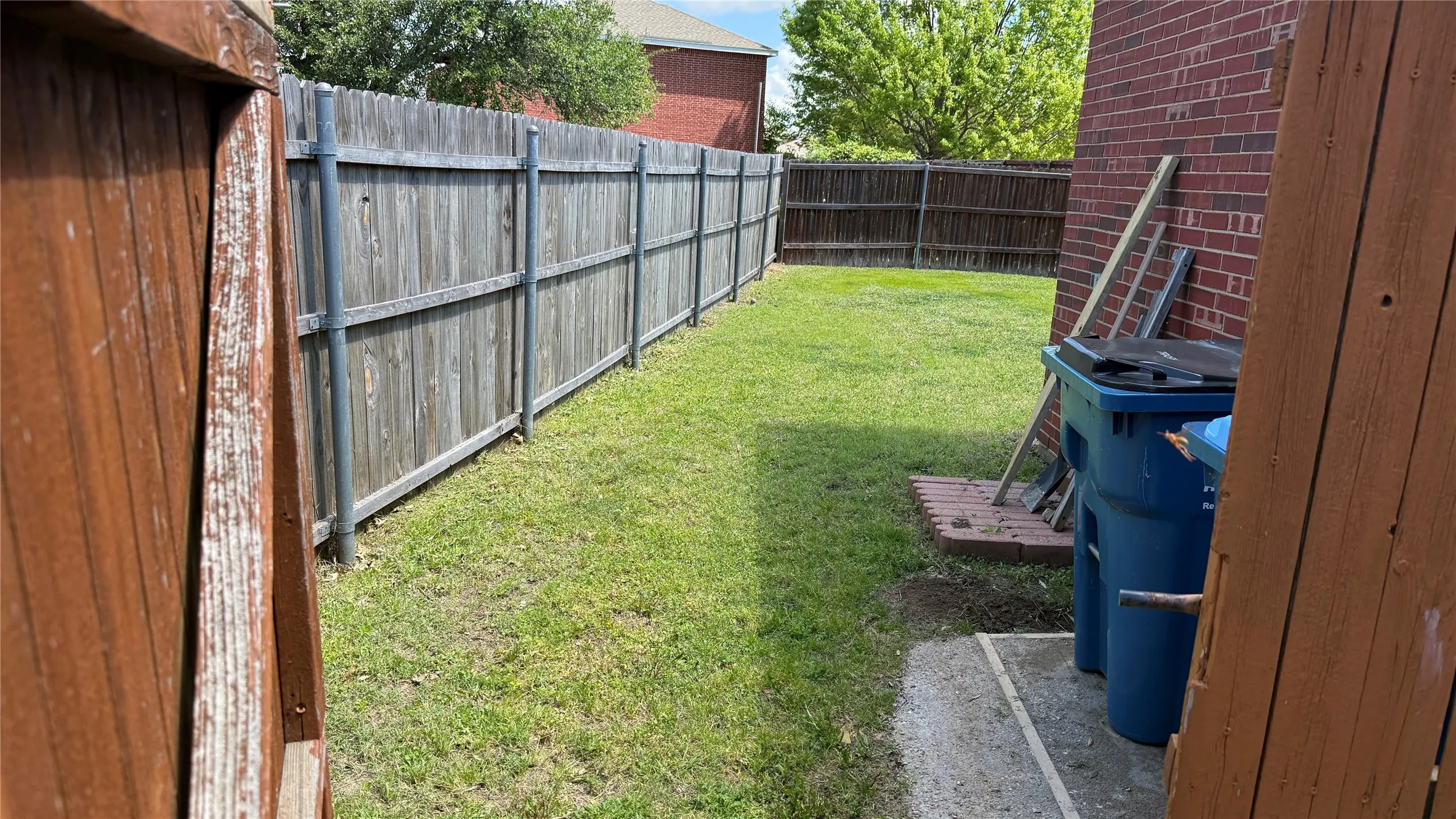 Single Family Residence For Sale in Dallas County , 10502 Augusta Lane, Rowlett, Texas 75089, 3 Bedroom, 2 Bathroom, 2 Garage spaces, 1,605 Sqft, built in 2000, mls#21320311, Real Estate Agent in Rowlett, Homes For Sale in Dallas county, Homes For Sale in Rowlett, Realtor in Rowlett Texas, Real Estate Brokerage Independent Realty Texas, Luminita Cordes Realtor