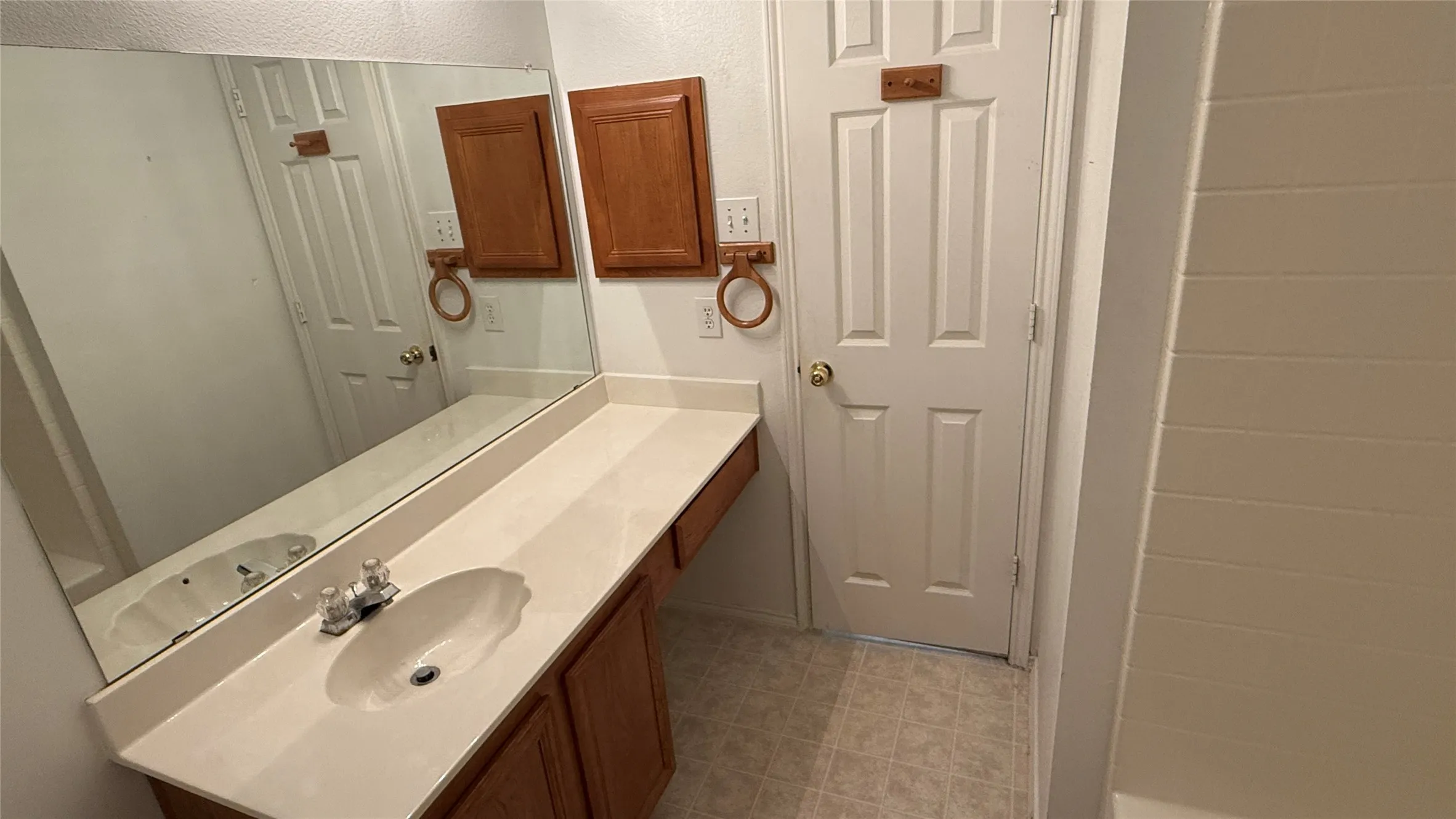 Single Family Residence For Sale in Dallas County , 10502 Augusta Lane, Rowlett, Texas 75089, 3 Bedroom, 2 Bathroom, 2 Garage spaces, 1,605 Sqft, built in 2000, mls#21320311, Real Estate Agent in Rowlett, Homes For Sale in Dallas county, Homes For Sale in Rowlett, Realtor in Rowlett Texas, Real Estate Brokerage Independent Realty Texas, Luminita Cordes Realtor