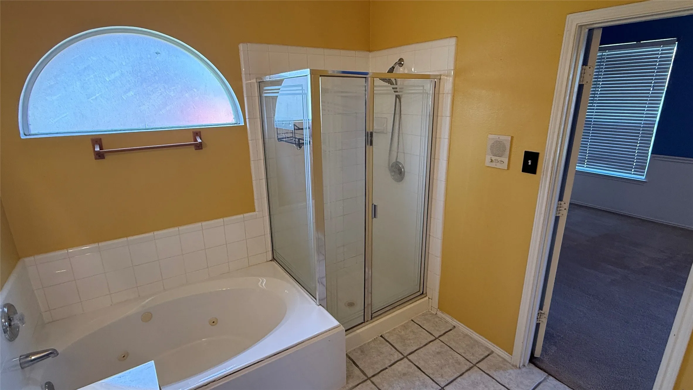Single Family Residence For Sale in Dallas County , 10502 Augusta Lane, Rowlett, Texas 75089, 3 Bedroom, 2 Bathroom, 2 Garage spaces, 1,605 Sqft, built in 2000, mls#21320311, Real Estate Agent in Rowlett, Homes For Sale in Dallas county, Homes For Sale in Rowlett, Realtor in Rowlett Texas, Real Estate Brokerage Independent Realty Texas, Luminita Cordes Realtor