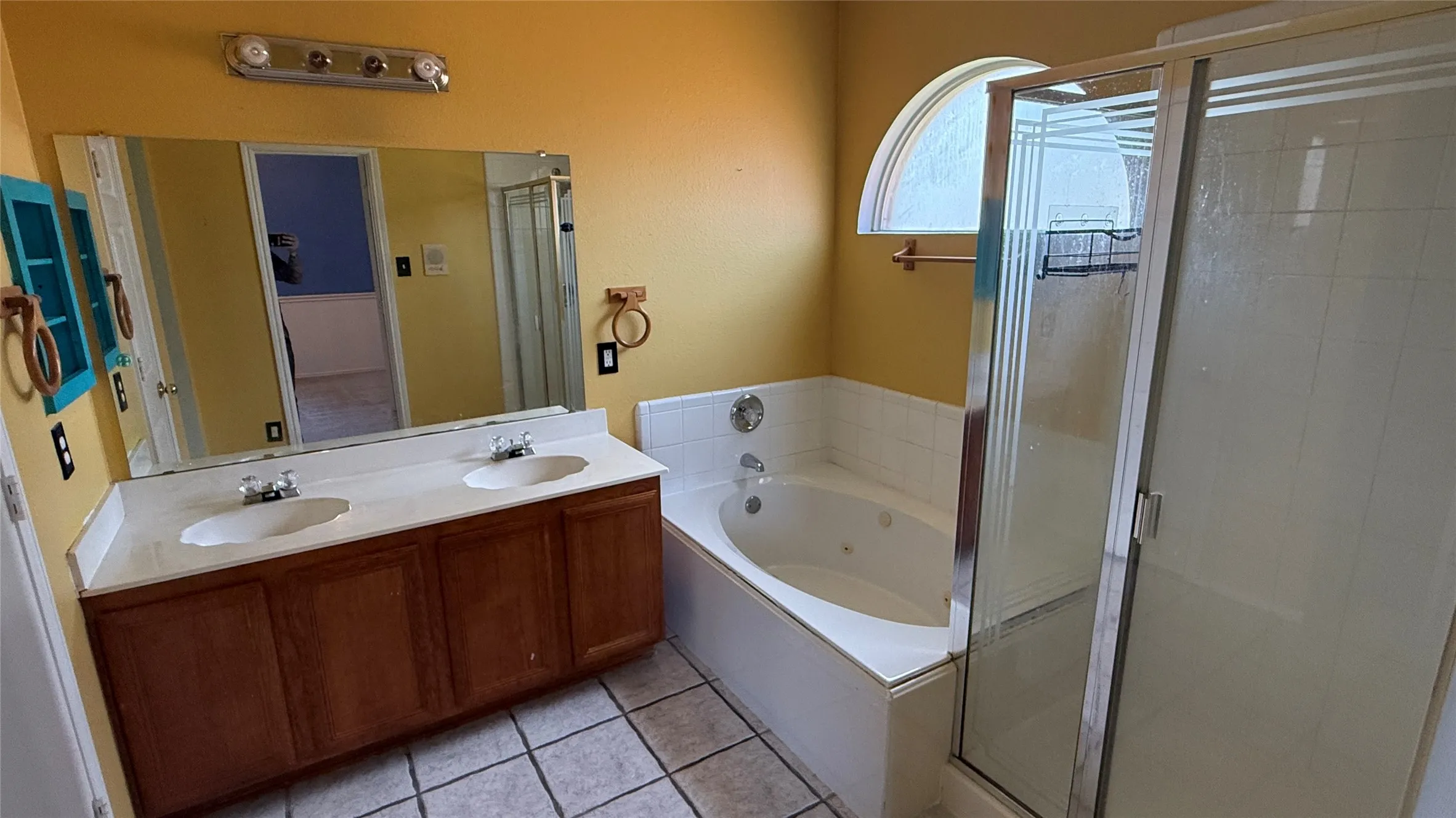 Single Family Residence For Sale in Dallas County , 10502 Augusta Lane, Rowlett, Texas 75089, 3 Bedroom, 2 Bathroom, 2 Garage spaces, 1,605 Sqft, built in 2000, mls#21320311, Real Estate Agent in Rowlett, Homes For Sale in Dallas county, Homes For Sale in Rowlett, Realtor in Rowlett Texas, Real Estate Brokerage Independent Realty Texas, Luminita Cordes Realtor