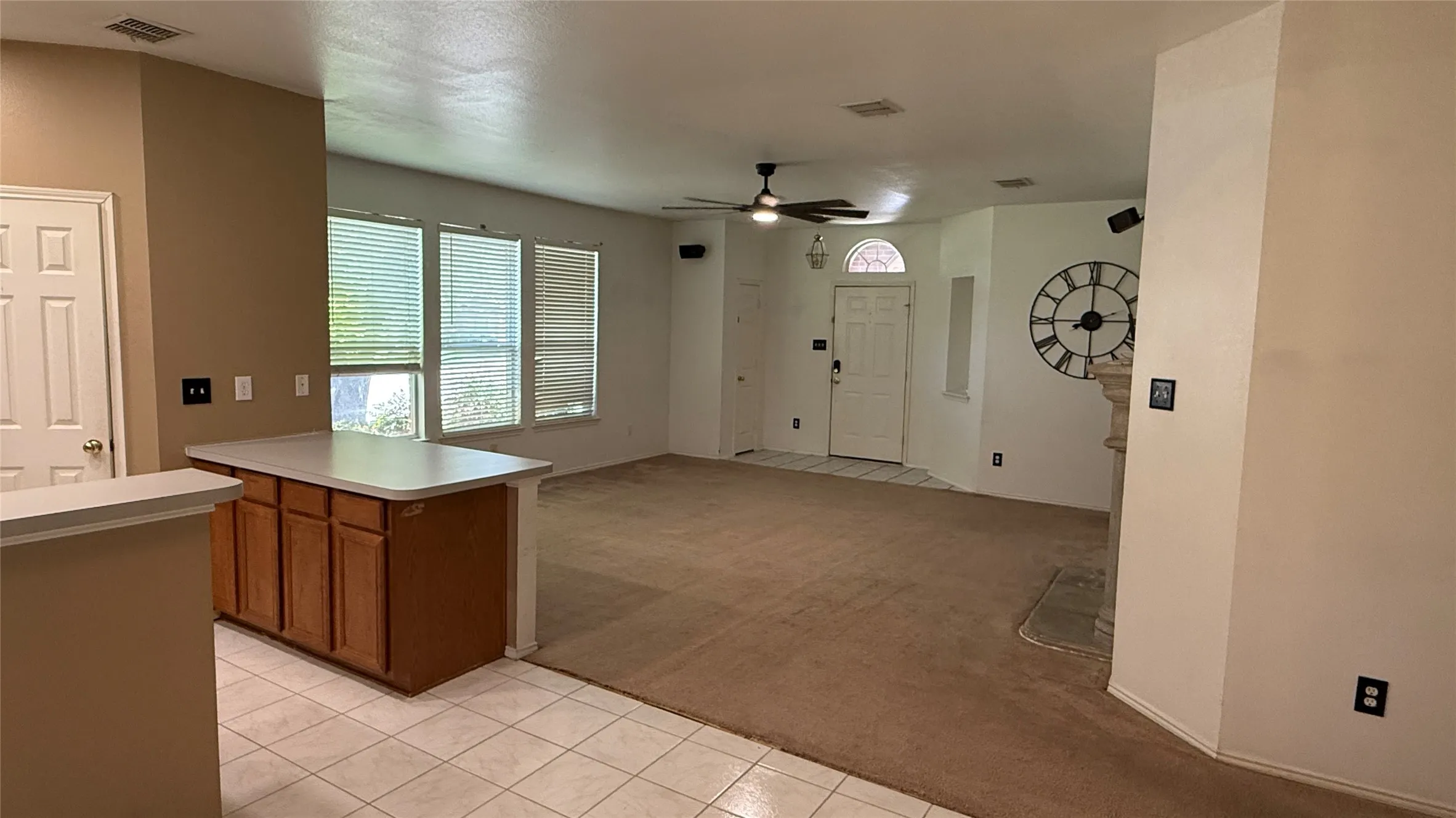 Single Family Residence For Sale in Dallas County , 10502 Augusta Lane, Rowlett, Texas 75089, 3 Bedroom, 2 Bathroom, 2 Garage spaces, 1,605 Sqft, built in 2000, mls#21320311, Real Estate Agent in Rowlett, Homes For Sale in Dallas county, Homes For Sale in Rowlett, Realtor in Rowlett Texas, Real Estate Brokerage Independent Realty Texas, Luminita Cordes Realtor