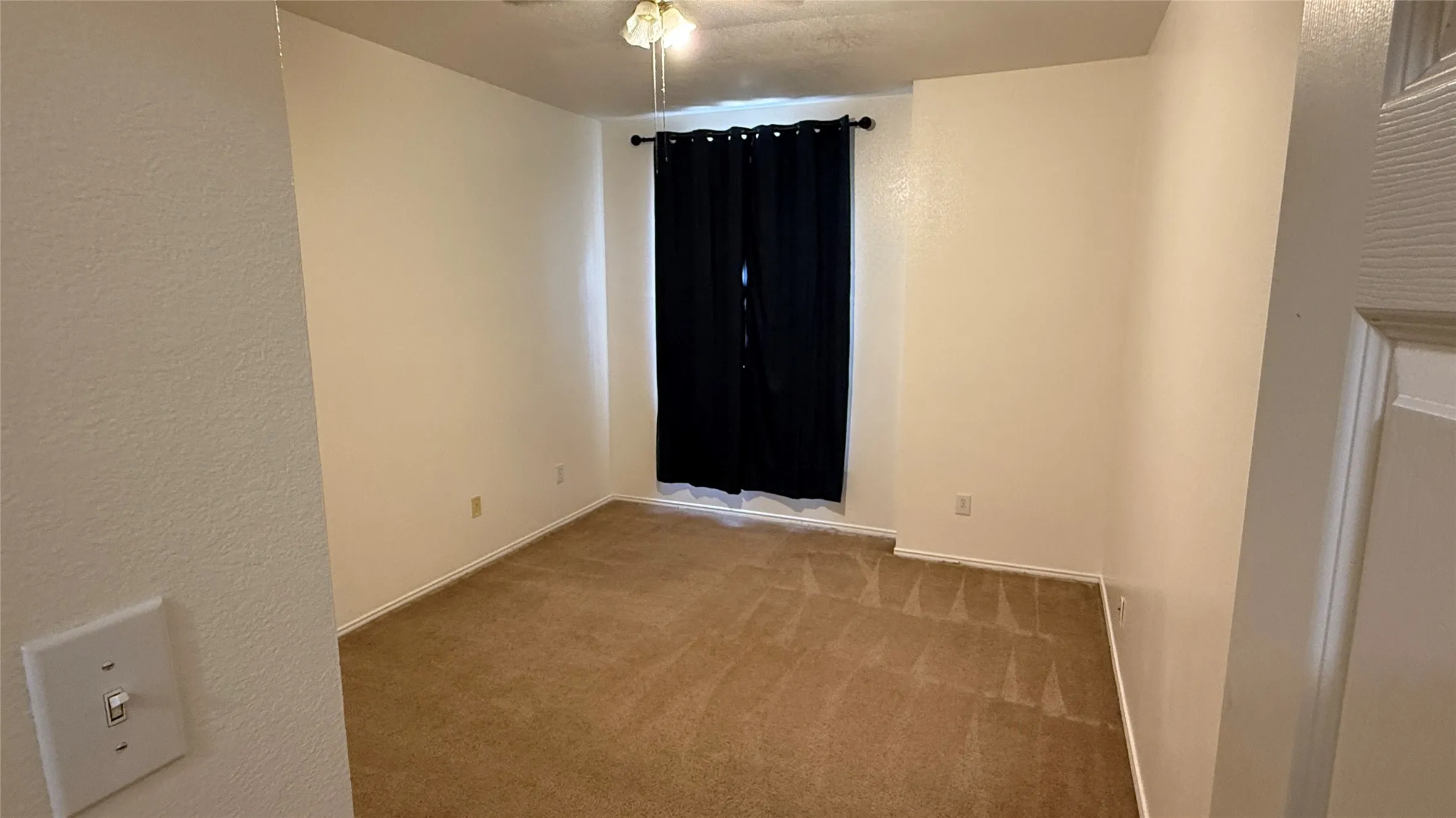 Single Family Residence For Sale in Dallas County , 10502 Augusta Lane, Rowlett, Texas 75089, 3 Bedroom, 2 Bathroom, 2 Garage spaces, 1,605 Sqft, built in 2000, mls#21320311, Real Estate Agent in Rowlett, Homes For Sale in Dallas county, Homes For Sale in Rowlett, Realtor in Rowlett Texas, Real Estate Brokerage Independent Realty Texas, Luminita Cordes Realtor