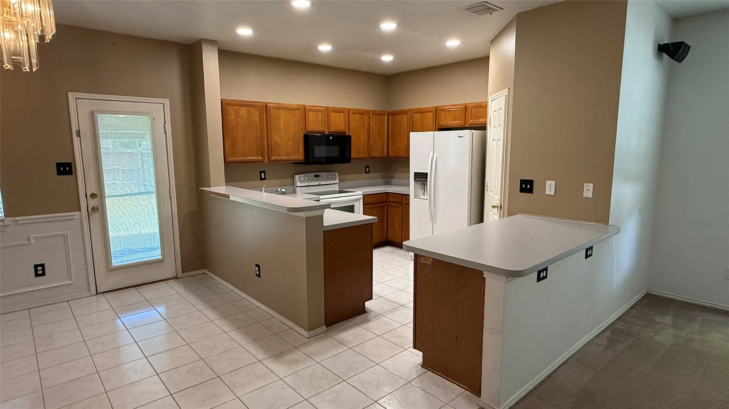 Single Family Residence For Sale in Dallas County , 10502 Augusta Lane, Rowlett, Texas 75089, 3 Bedroom, 2 Bathroom, 2 Garage spaces, 1,605 Sqft, built in 2000, mls#21320311, Real Estate Agent in Rowlett, Homes For Sale in Dallas county, Homes For Sale in Rowlett, Realtor in Rowlett Texas, Real Estate Brokerage Independent Realty Texas, Luminita Cordes Realtor