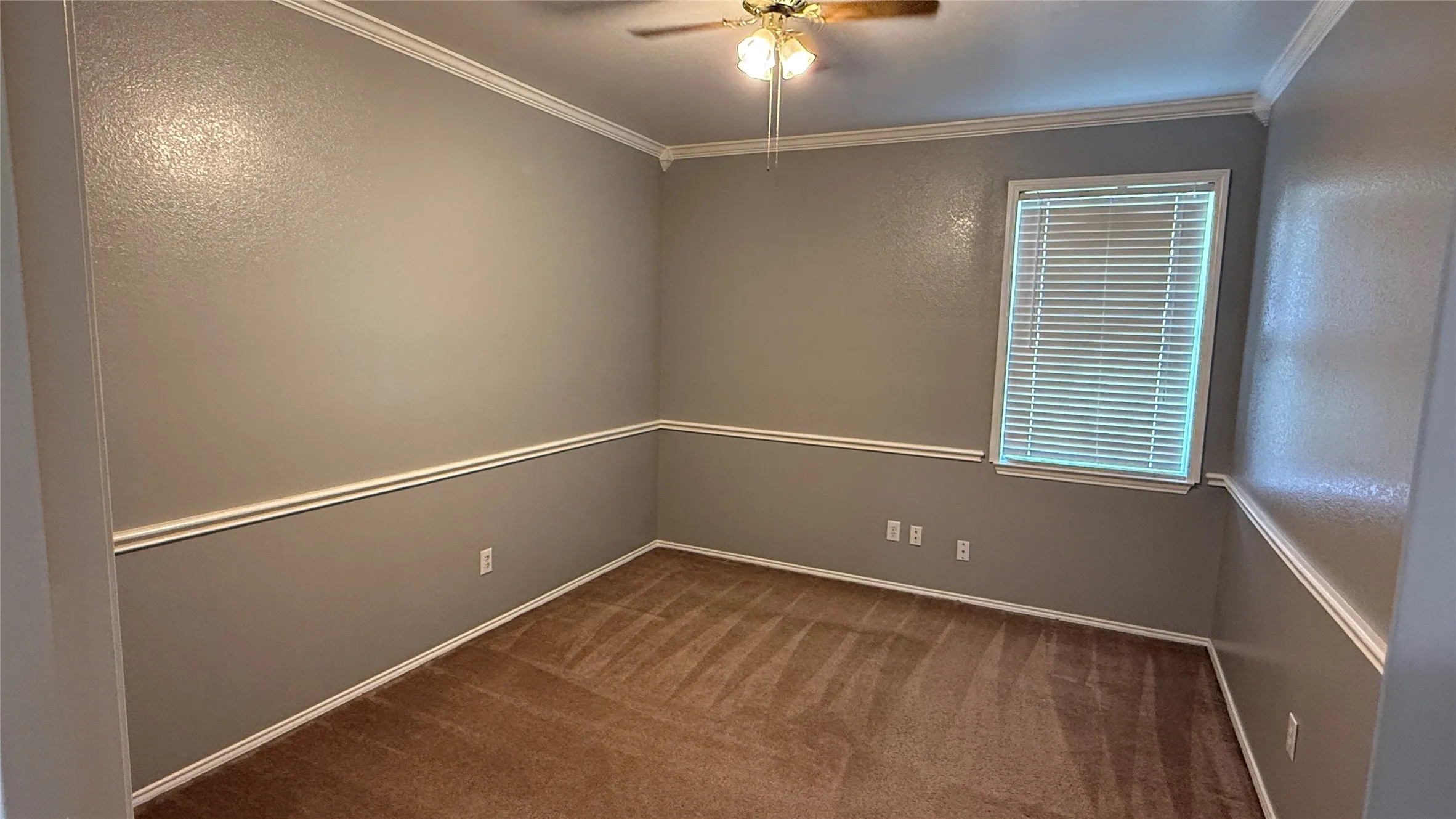 Single Family Residence For Sale in Dallas County , 10502 Augusta Lane, Rowlett, Texas 75089, 3 Bedroom, 2 Bathroom, 2 Garage spaces, 1,605 Sqft, built in 2000, mls#21320311, Real Estate Agent in Rowlett, Homes For Sale in Dallas county, Homes For Sale in Rowlett, Realtor in Rowlett Texas, Real Estate Brokerage Independent Realty Texas, Luminita Cordes Realtor