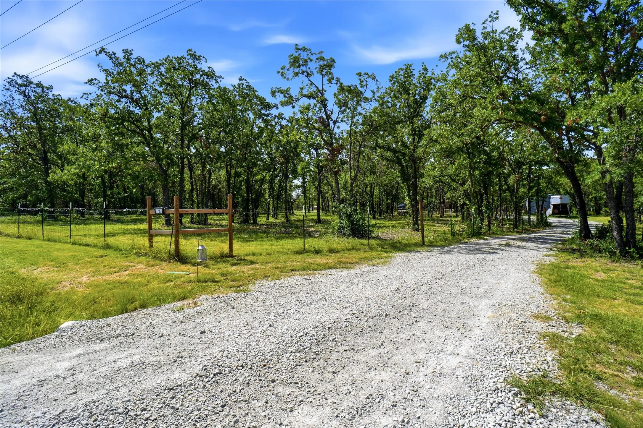 Single Family Residence For Sale in Wise County , 211 Spring Valley Road, Paradise, Texas 76073, 2 Bedroom, 2 Bathroom, Garage spaces, 1,642 Sqft, built in 2010, mls#21317603, Real Estate Agent in Paradise, Homes For Sale in Wise county, Homes For Sale in Paradise, Realtor in Paradise Texas, Real Estate Brokerage Independent Realty Texas, Luminita Cordes Realtor
