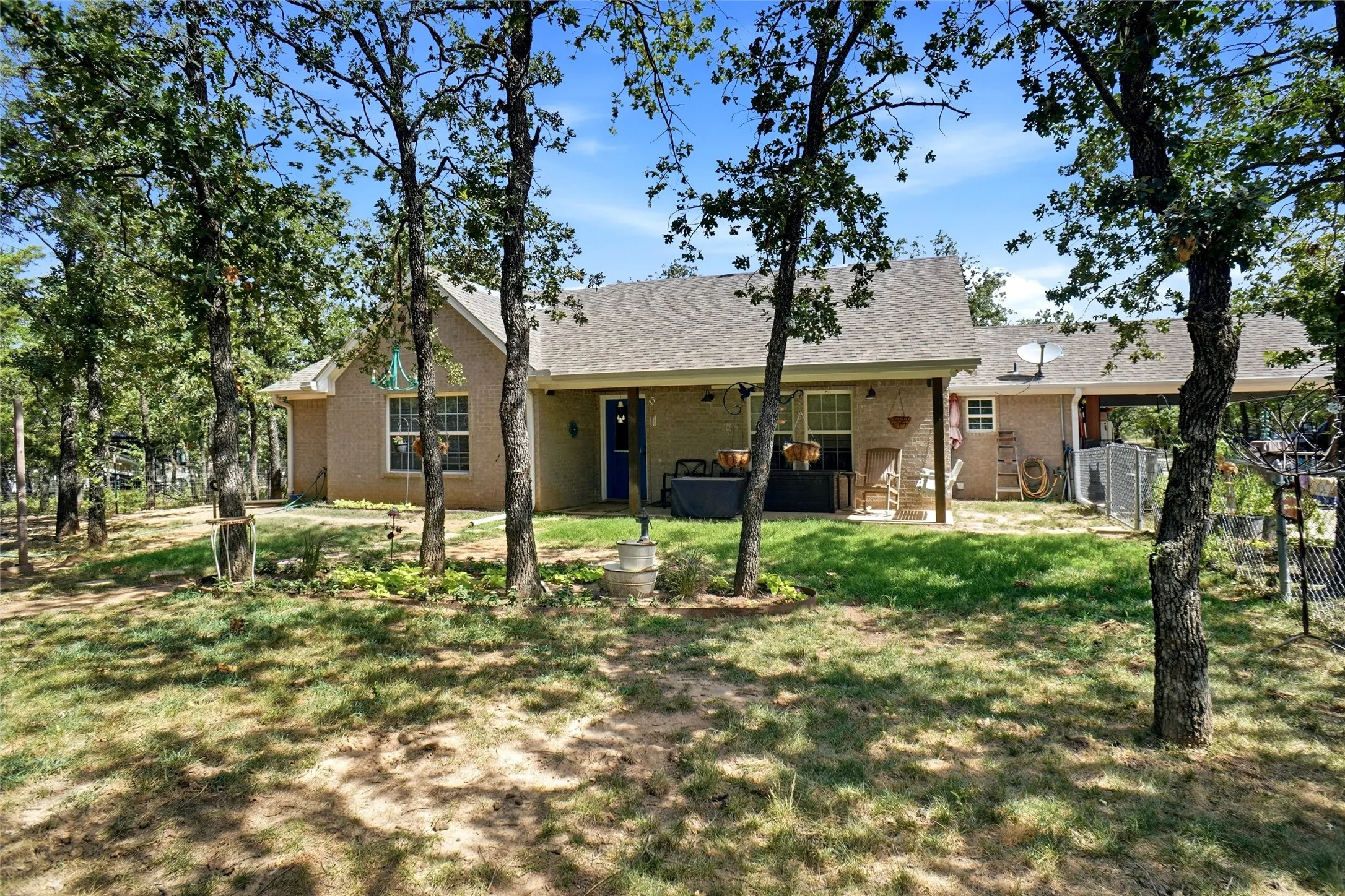Single Family Residence For Sale in Wise County , 211 Spring Valley Road, Paradise, Texas 76073, 2 Bedroom, 2 Bathroom, Garage spaces, 1,642 Sqft, built in 2010, mls#21317603, Real Estate Agent in Paradise, Homes For Sale in Wise county, Homes For Sale in Paradise, Realtor in Paradise Texas, Real Estate Brokerage Independent Realty Texas, Luminita Cordes Realtor