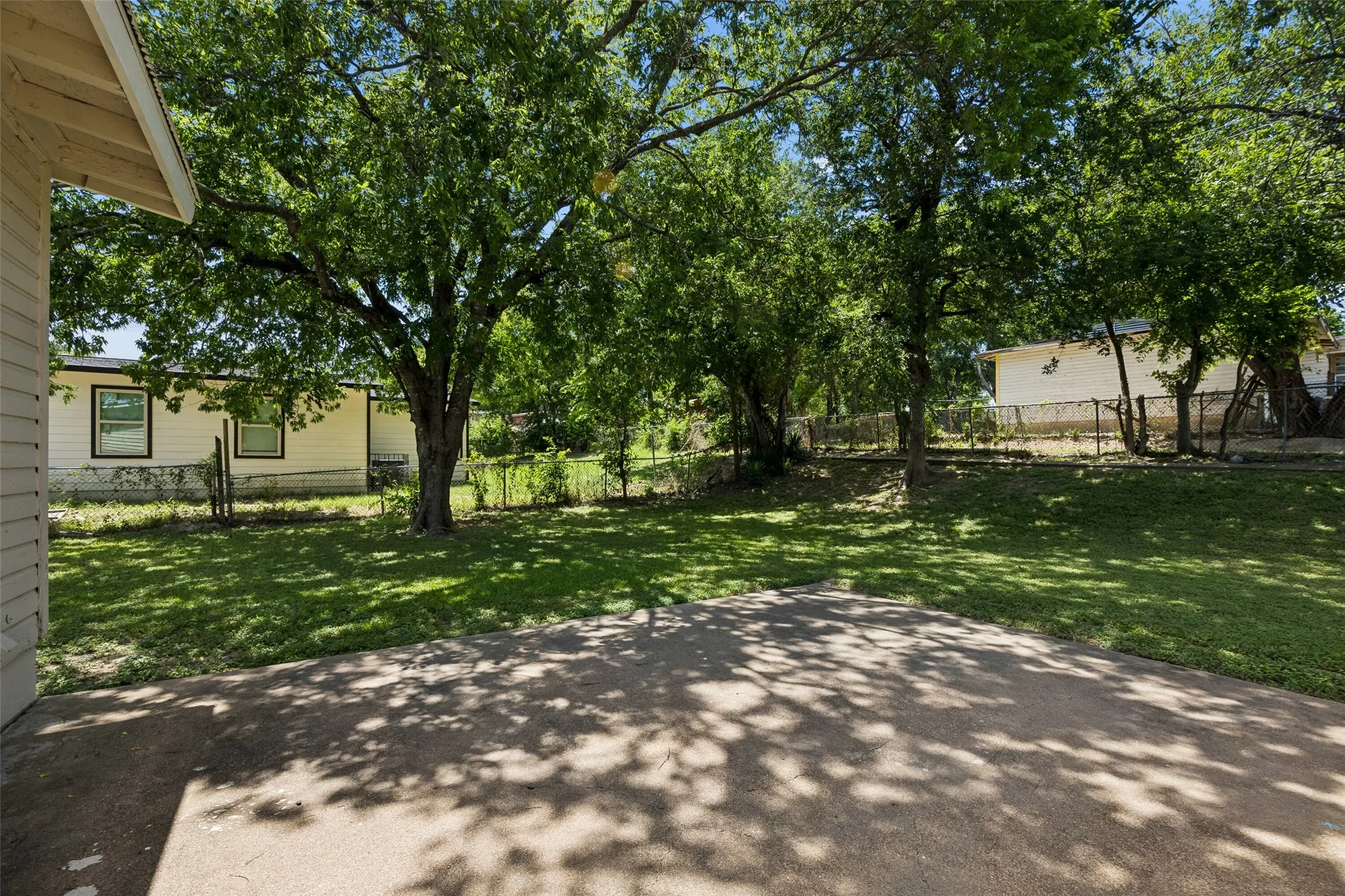 Single Family Residence For Sale in Dallas County , 5170 Cardiff Street, Dallas, Texas 75241, 3 Bedroom, 2 Bathroom, Garage spaces, 1,395 Sqft, built in 1957, mls#21315293, Real Estate Agent in Dallas, Homes For Sale in Dallas county, Homes For Sale in Dallas, Realtor in Dallas Texas, Real Estate Brokerage Independent Realty Texas, Luminita Cordes Realtor