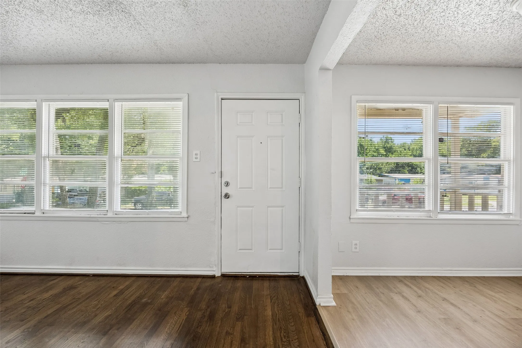 Single Family Residence For Sale in Dallas County , 5170 Cardiff Street, Dallas, Texas 75241, 3 Bedroom, 2 Bathroom, Garage spaces, 1,395 Sqft, built in 1957, mls#21315293, Real Estate Agent in Dallas, Homes For Sale in Dallas county, Homes For Sale in Dallas, Realtor in Dallas Texas, Real Estate Brokerage Independent Realty Texas, Luminita Cordes Realtor