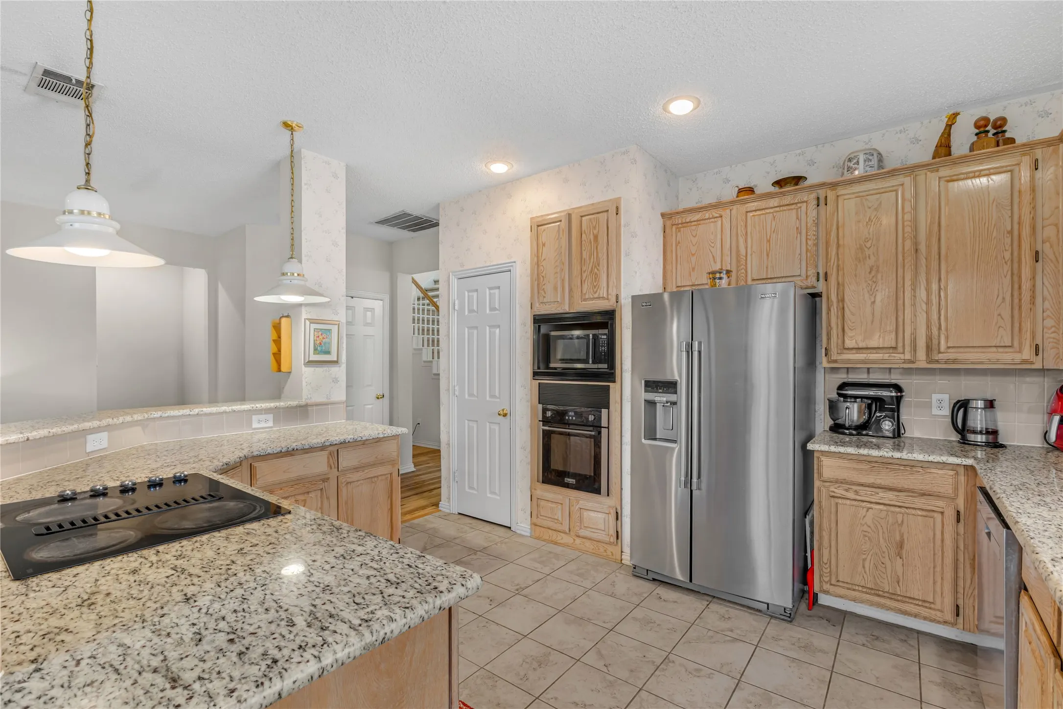 Single Family Residence For Sale in Dallas County , 4105 Crest Ridge Drive, Irving, Texas 75061, 3 Bedroom, 3 Bathroom, 2 Garage spaces, 2,527 Sqft, built in 1990, mls#21320480, Real Estate Agent in Irving, Homes For Sale in Dallas county, Homes For Sale in Irving, Realtor in Irving Texas, Real Estate Brokerage Independent Realty Texas, Luminita Cordes Realtor