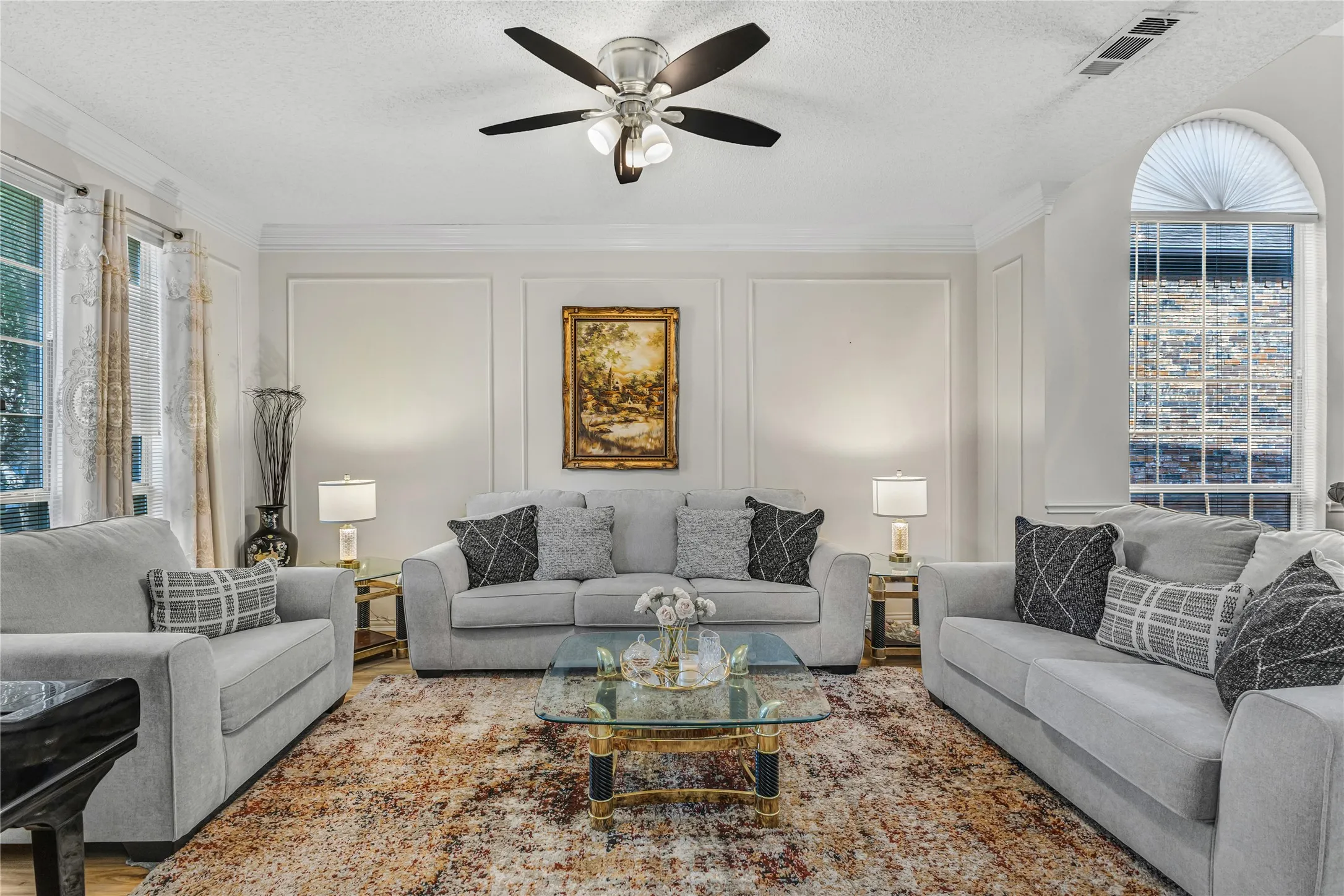 Single Family Residence For Sale in Dallas County , 4105 Crest Ridge Drive, Irving, Texas 75061, 3 Bedroom, 3 Bathroom, 2 Garage spaces, 2,527 Sqft, built in 1990, mls#21320480, Real Estate Agent in Irving, Homes For Sale in Dallas county, Homes For Sale in Irving, Realtor in Irving Texas, Real Estate Brokerage Independent Realty Texas, Luminita Cordes Realtor