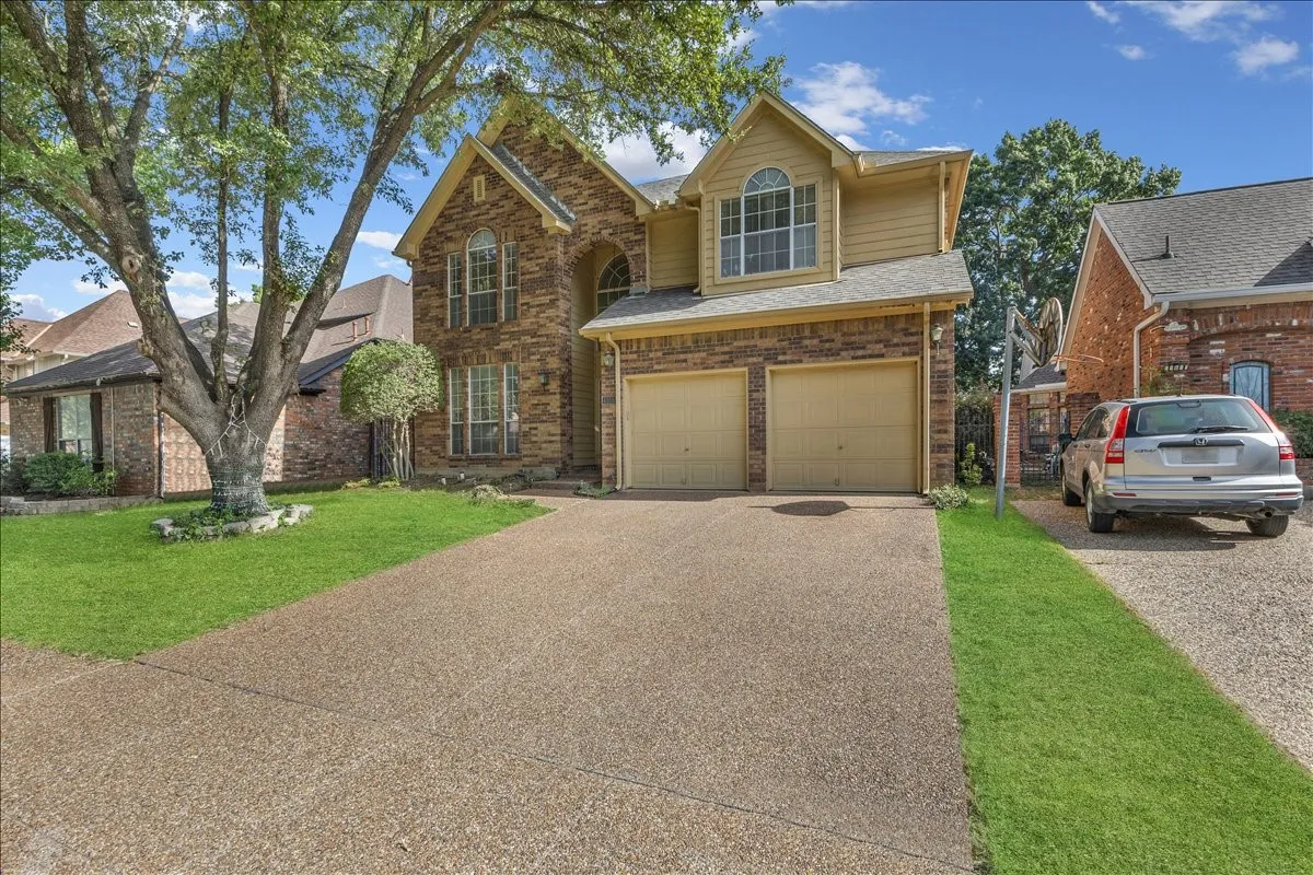 Single Family Residence For Sale in Dallas County , 4105 Crest Ridge Drive, Irving, Texas 75061, 3 Bedroom, 3 Bathroom, 2 Garage spaces, 2,527 Sqft, built in 1990, mls#21320480, Real Estate Agent in Irving, Homes For Sale in Dallas county, Homes For Sale in Irving, Realtor in Irving Texas, Real Estate Brokerage Independent Realty Texas, Luminita Cordes Realtor