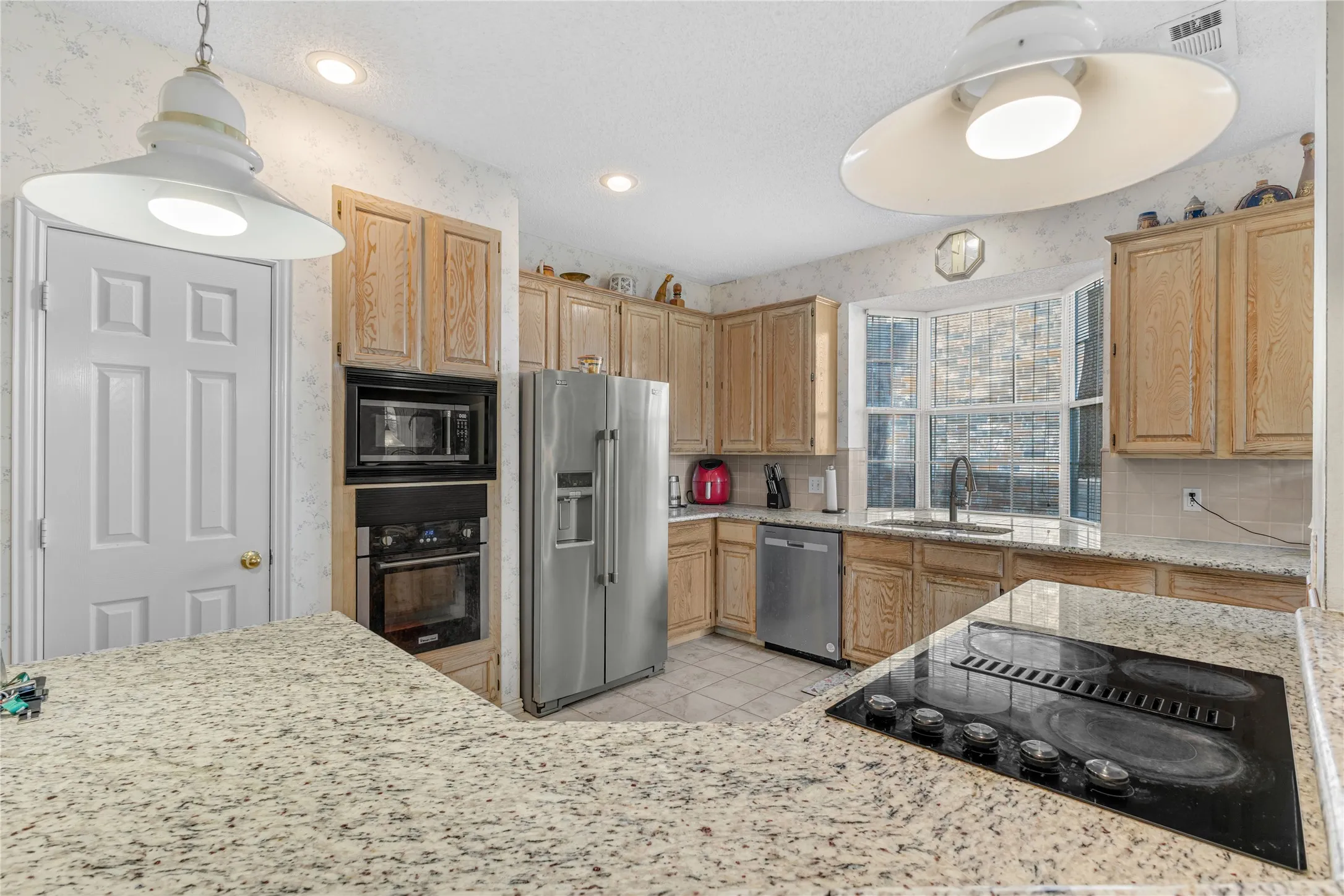 Single Family Residence For Sale in Dallas County , 4105 Crest Ridge Drive, Irving, Texas 75061, 3 Bedroom, 3 Bathroom, 2 Garage spaces, 2,527 Sqft, built in 1990, mls#21320480, Real Estate Agent in Irving, Homes For Sale in Dallas county, Homes For Sale in Irving, Realtor in Irving Texas, Real Estate Brokerage Independent Realty Texas, Luminita Cordes Realtor