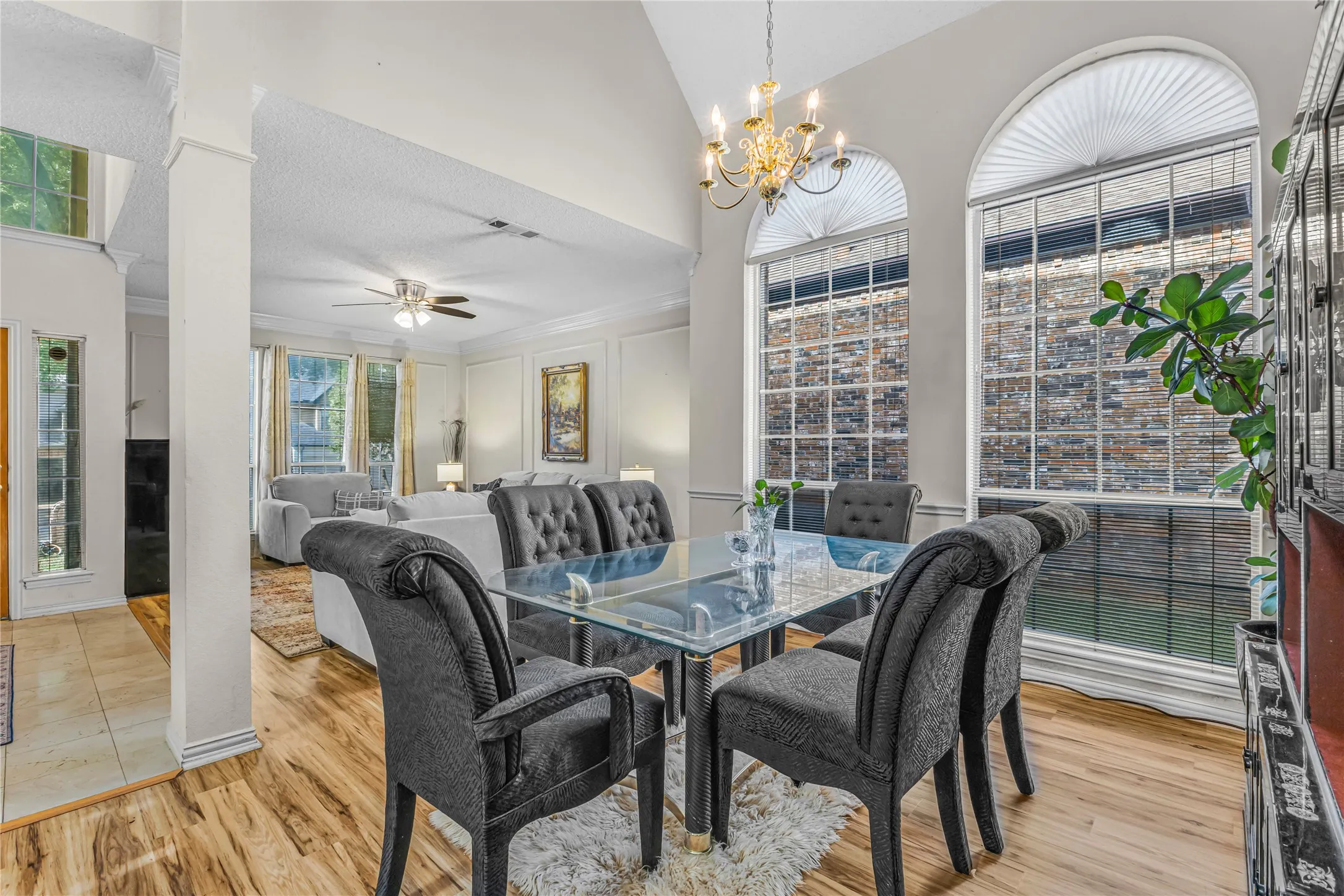 Single Family Residence For Sale in Dallas County , 4105 Crest Ridge Drive, Irving, Texas 75061, 3 Bedroom, 3 Bathroom, 2 Garage spaces, 2,527 Sqft, built in 1990, mls#21320480, Real Estate Agent in Irving, Homes For Sale in Dallas county, Homes For Sale in Irving, Realtor in Irving Texas, Real Estate Brokerage Independent Realty Texas, Luminita Cordes Realtor