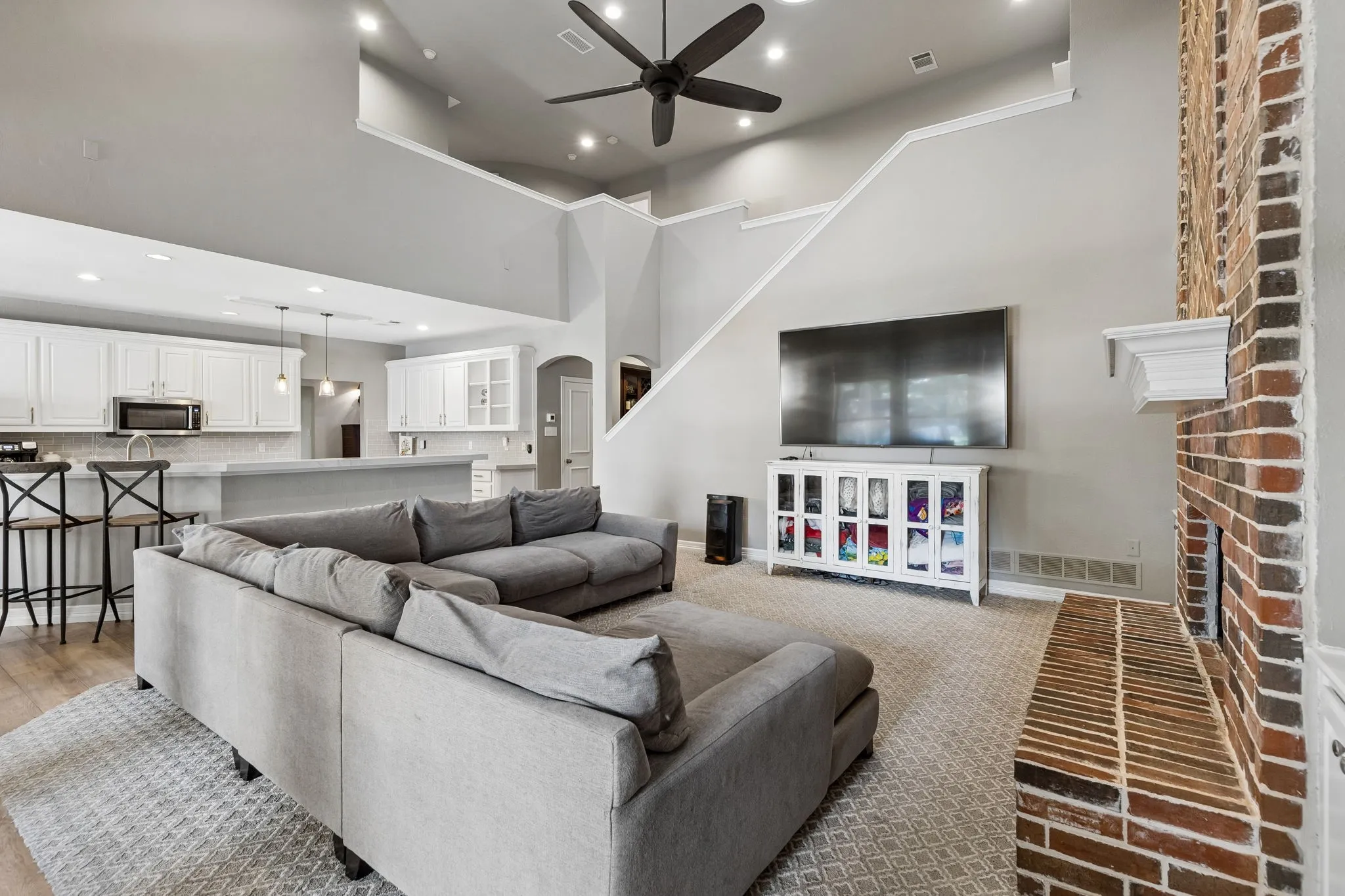Single Family Residence For Sale in Tarrant County , 706 Wentwood Drive, Southlake, Texas 76092, 5 Bedroom, 4 Bathroom, 3 Garage spaces, 4,425 Sqft, built in 1999, mls#21320785, Real Estate Agent in Southlake, Homes For Sale in Tarrant county, Homes For Sale in Southlake, Realtor in Southlake Texas, Real Estate Brokerage Independent Realty Texas, Luminita Cordes Realtor