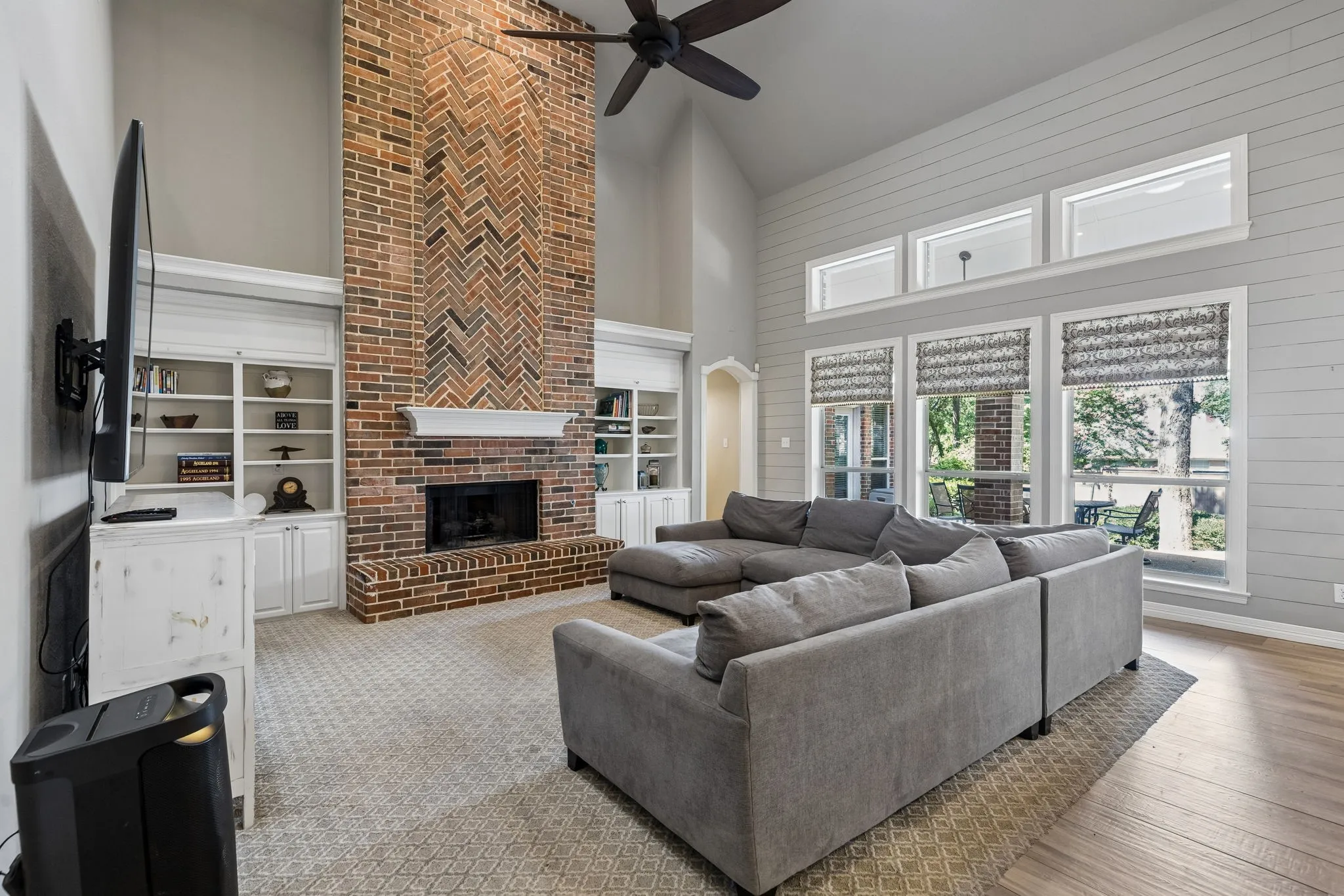 Single Family Residence For Sale in Tarrant County , 706 Wentwood Drive, Southlake, Texas 76092, 5 Bedroom, 4 Bathroom, 3 Garage spaces, 4,425 Sqft, built in 1999, mls#21320785, Real Estate Agent in Southlake, Homes For Sale in Tarrant county, Homes For Sale in Southlake, Realtor in Southlake Texas, Real Estate Brokerage Independent Realty Texas, Luminita Cordes Realtor