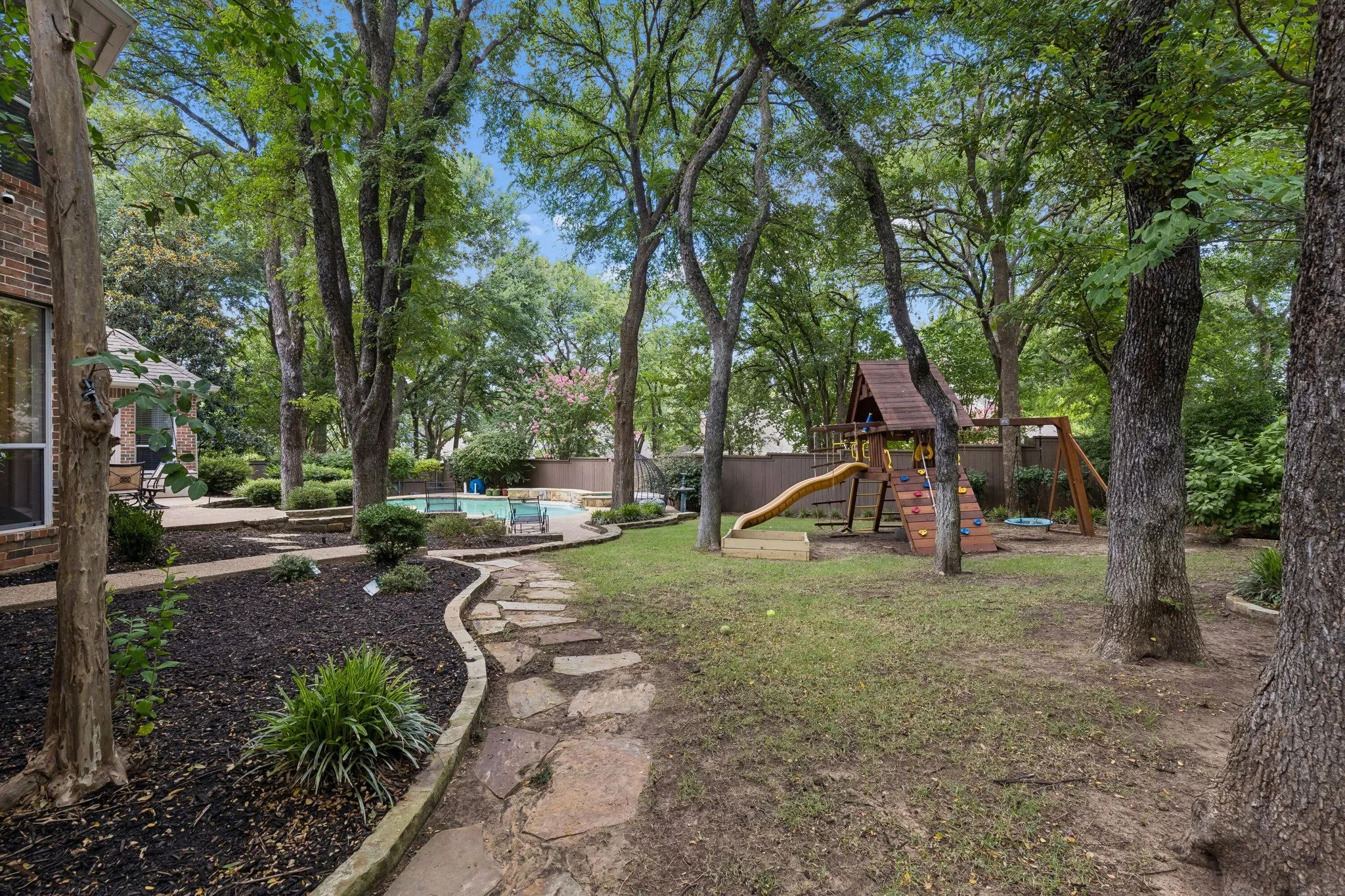 Single Family Residence For Sale in Tarrant County , 706 Wentwood Drive, Southlake, Texas 76092, 5 Bedroom, 4 Bathroom, 3 Garage spaces, 4,425 Sqft, built in 1999, mls#21320785, Real Estate Agent in Southlake, Homes For Sale in Tarrant county, Homes For Sale in Southlake, Realtor in Southlake Texas, Real Estate Brokerage Independent Realty Texas, Luminita Cordes Realtor
