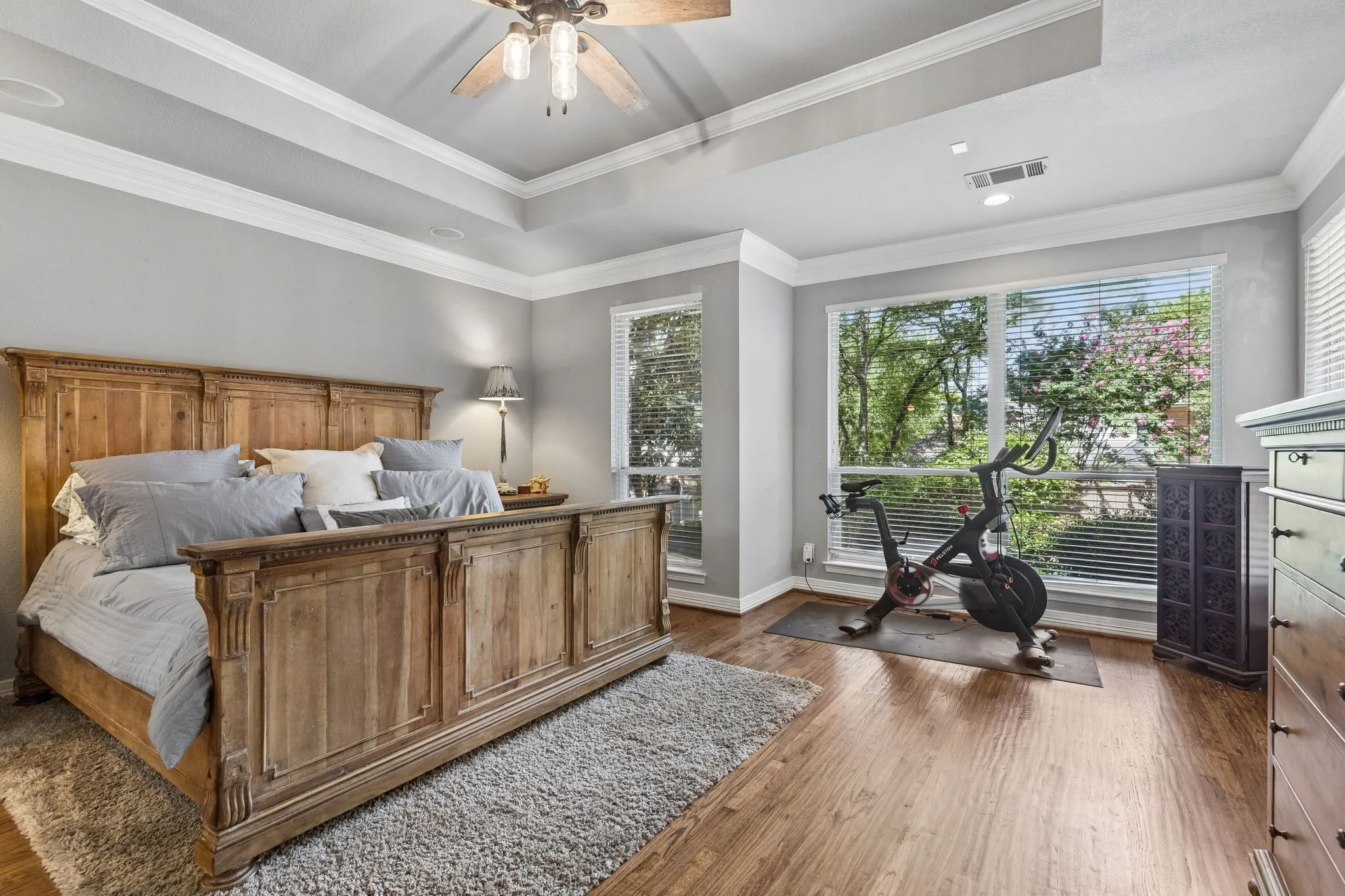 Single Family Residence For Sale in Tarrant County , 706 Wentwood Drive, Southlake, Texas 76092, 5 Bedroom, 4 Bathroom, 3 Garage spaces, 4,425 Sqft, built in 1999, mls#21320785, Real Estate Agent in Southlake, Homes For Sale in Tarrant county, Homes For Sale in Southlake, Realtor in Southlake Texas, Real Estate Brokerage Independent Realty Texas, Luminita Cordes Realtor