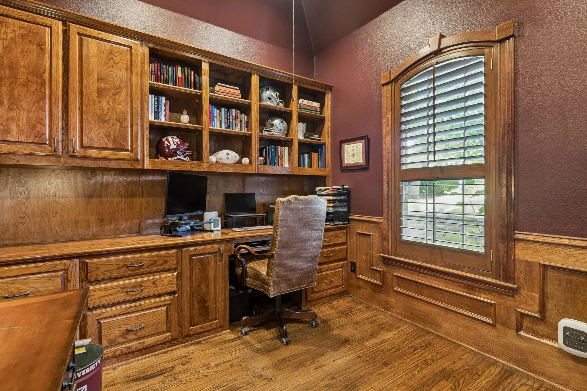 Single Family Residence For Sale in Tarrant County , 706 Wentwood Drive, Southlake, Texas 76092, 5 Bedroom, 4 Bathroom, 3 Garage spaces, 4,425 Sqft, built in 1999, mls#21320785, Real Estate Agent in Southlake, Homes For Sale in Tarrant county, Homes For Sale in Southlake, Realtor in Southlake Texas, Real Estate Brokerage Independent Realty Texas, Luminita Cordes Realtor