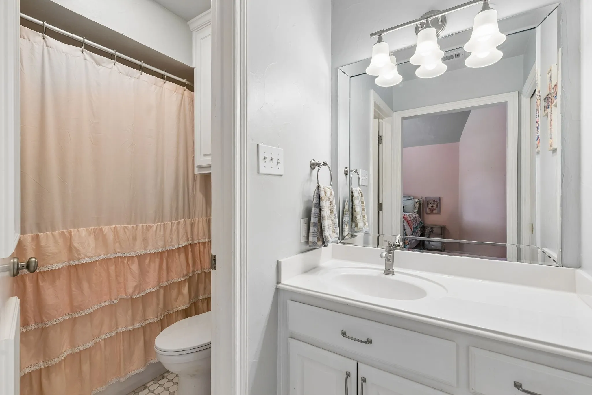 Ensuite to #2 Secondary