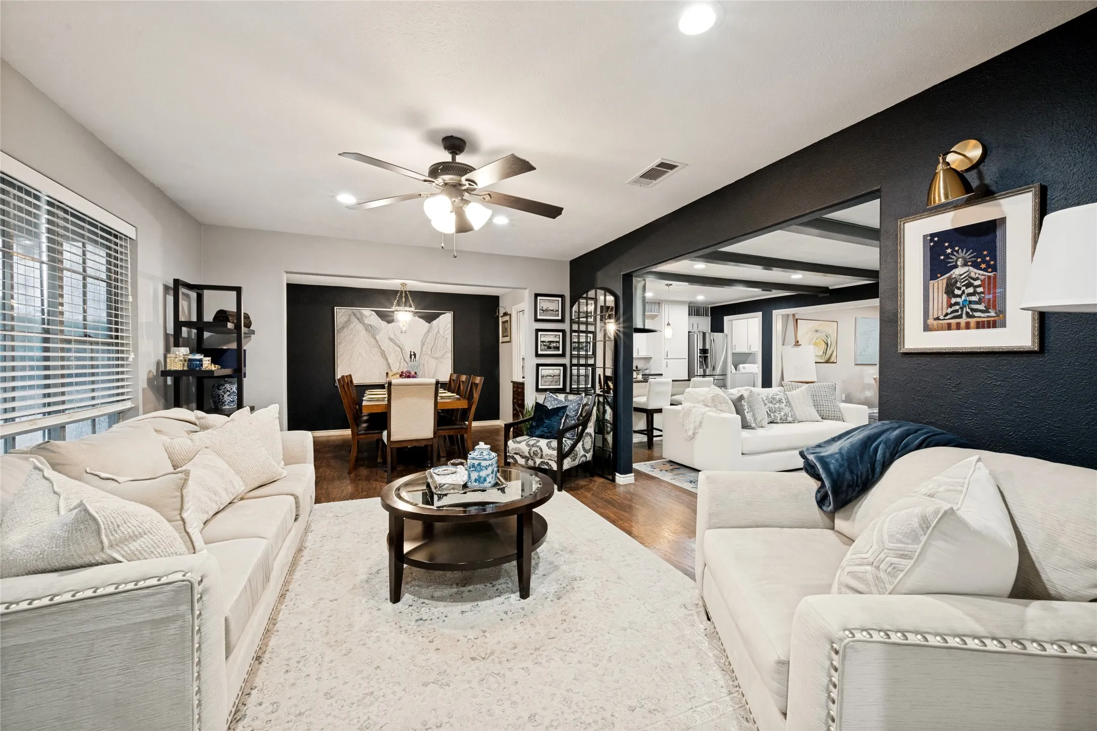 Single Family Residence For Sale in Tarrant County , 5024 Fall River Drive, Fort Worth, Texas 76103, 3 Bedroom, 2 Bathroom, 2 Garage spaces, 2,091 Sqft, built in 1965, mls#21320849, Real Estate Agent in Fort Worth, Homes For Sale in Tarrant county, Homes For Sale in Fort Worth, Realtor in Fort Worth Texas, Real Estate Brokerage Independent Realty Texas, Luminita Cordes Realtor