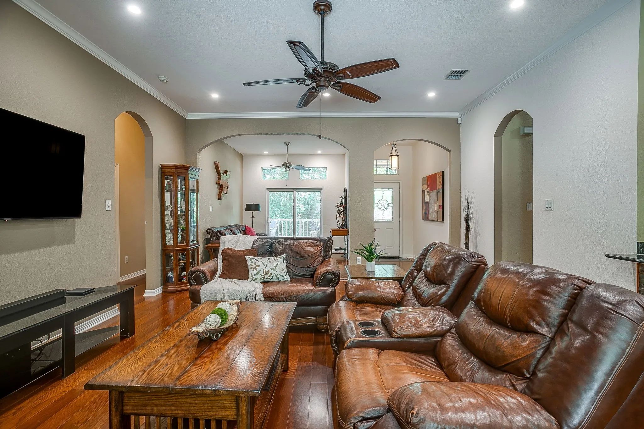 Single Family Residence For Sale in Tarrant County , 4056 Tortoise Lane, Fort Worth, Texas 76135, 3 Bedroom, 2 Bathroom, 2 Garage spaces, 1,829 Sqft, built in 2006, mls#21318965, Real Estate Agent in Fort Worth, Homes For Sale in Tarrant county, Homes For Sale in Fort Worth, Realtor in Fort Worth Texas, Real Estate Brokerage Independent Realty Texas, Luminita Cordes Realtor