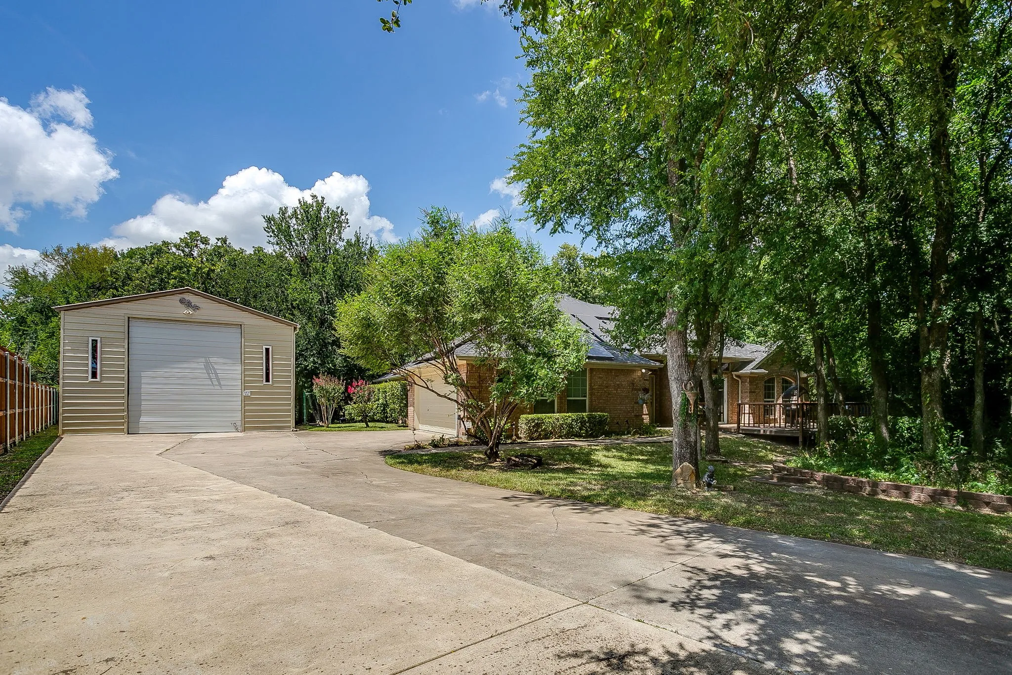Single Family Residence For Sale in Tarrant County , 4056 Tortoise Lane, Fort Worth, Texas 76135, 3 Bedroom, 2 Bathroom, 2 Garage spaces, 1,829 Sqft, built in 2006, mls#21318965, Real Estate Agent in Fort Worth, Homes For Sale in Tarrant county, Homes For Sale in Fort Worth, Realtor in Fort Worth Texas, Real Estate Brokerage Independent Realty Texas, Luminita Cordes Realtor