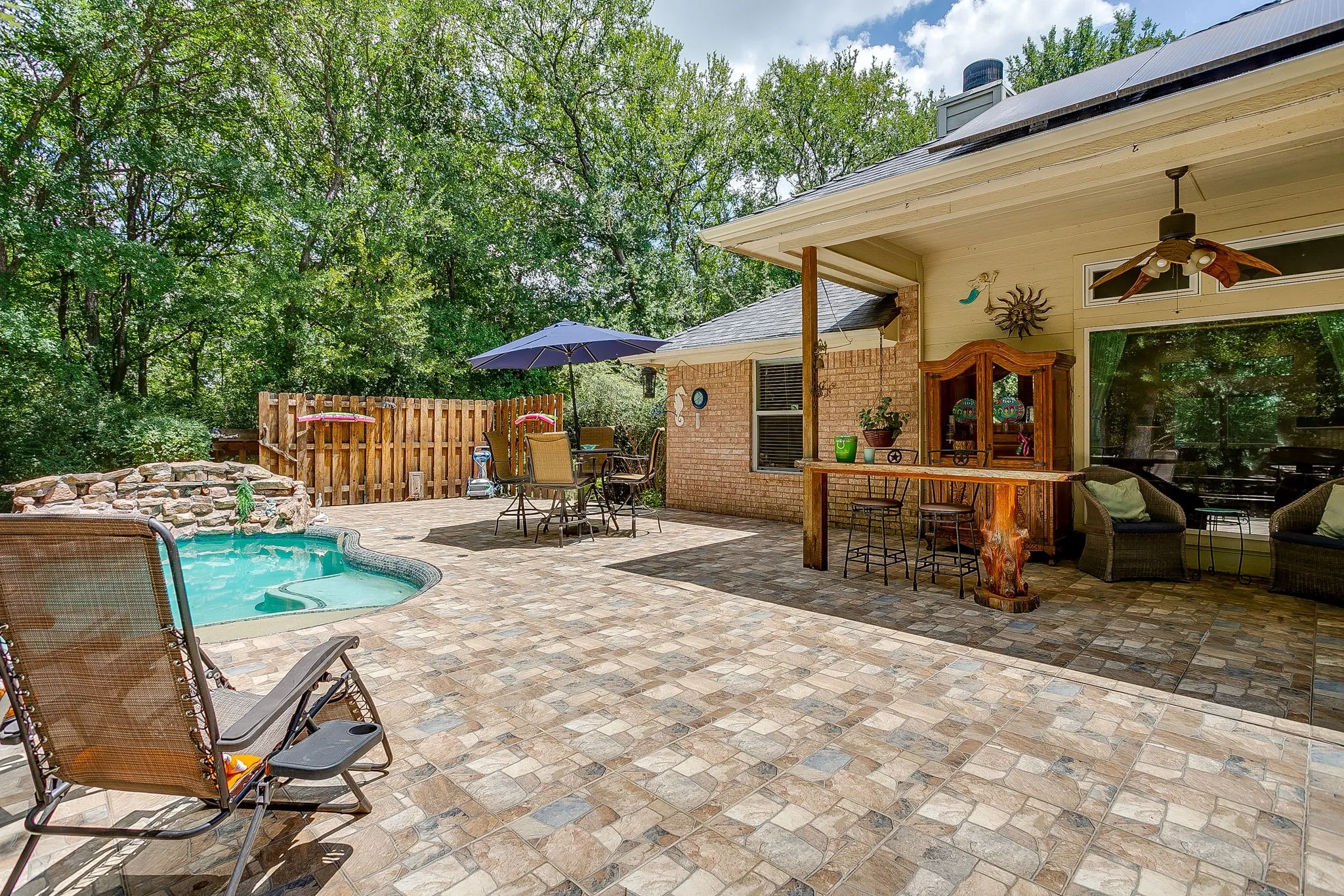 Single Family Residence For Sale in Tarrant County , 4056 Tortoise Lane, Fort Worth, Texas 76135, 3 Bedroom, 2 Bathroom, 2 Garage spaces, 1,829 Sqft, built in 2006, mls#21318965, Real Estate Agent in Fort Worth, Homes For Sale in Tarrant county, Homes For Sale in Fort Worth, Realtor in Fort Worth Texas, Real Estate Brokerage Independent Realty Texas, Luminita Cordes Realtor