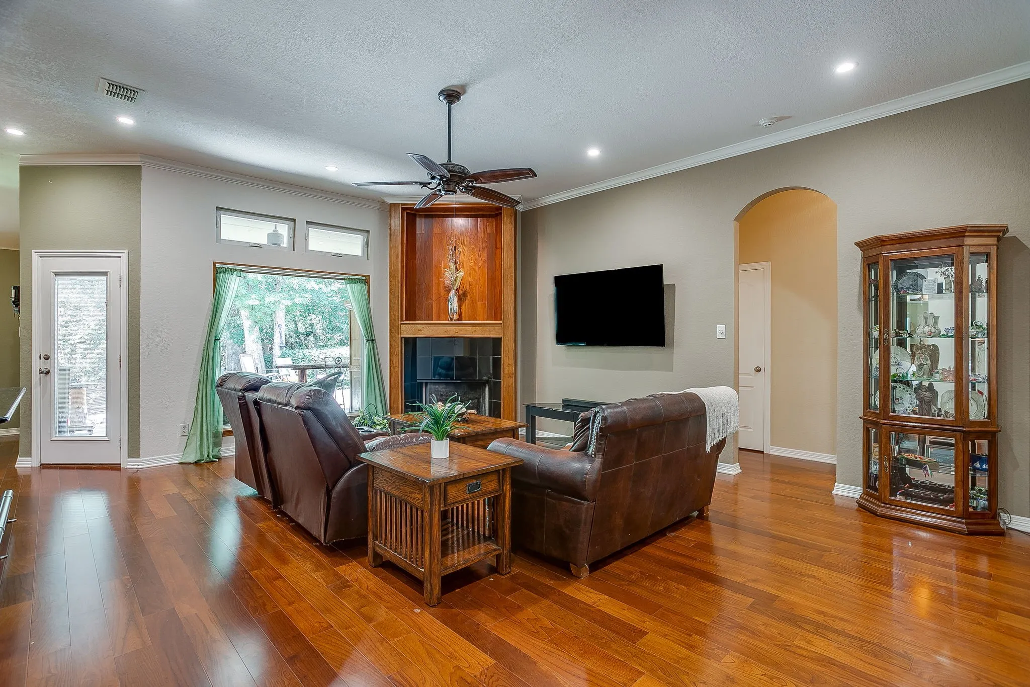 Single Family Residence For Sale in Tarrant County , 4056 Tortoise Lane, Fort Worth, Texas 76135, 3 Bedroom, 2 Bathroom, 2 Garage spaces, 1,829 Sqft, built in 2006, mls#21318965, Real Estate Agent in Fort Worth, Homes For Sale in Tarrant county, Homes For Sale in Fort Worth, Realtor in Fort Worth Texas, Real Estate Brokerage Independent Realty Texas, Luminita Cordes Realtor